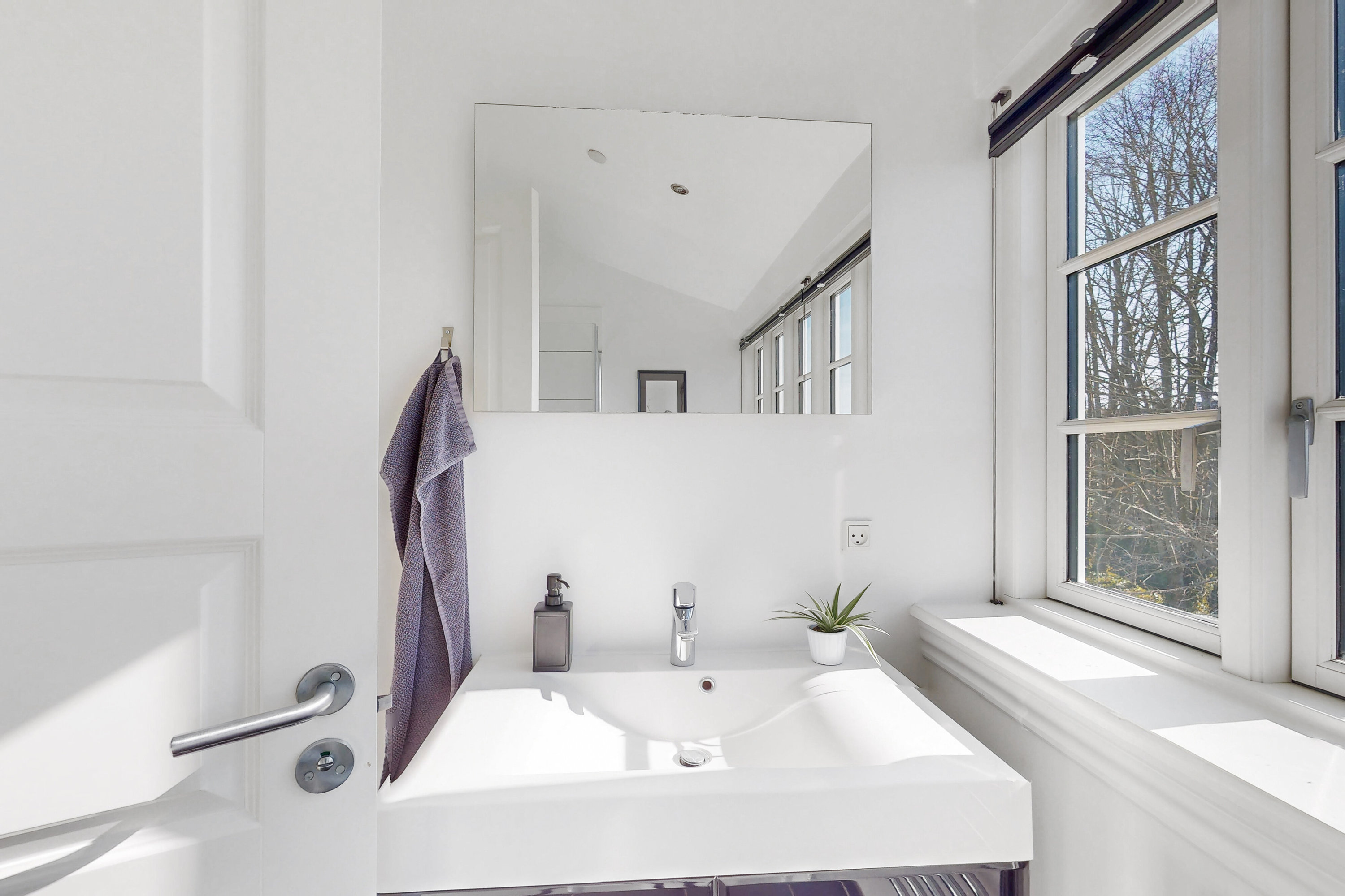 Fremhævet badeværelse billede i fuldskærmstilstand. Billede af Holmegårdsvej 41, 8270 Højbjerg