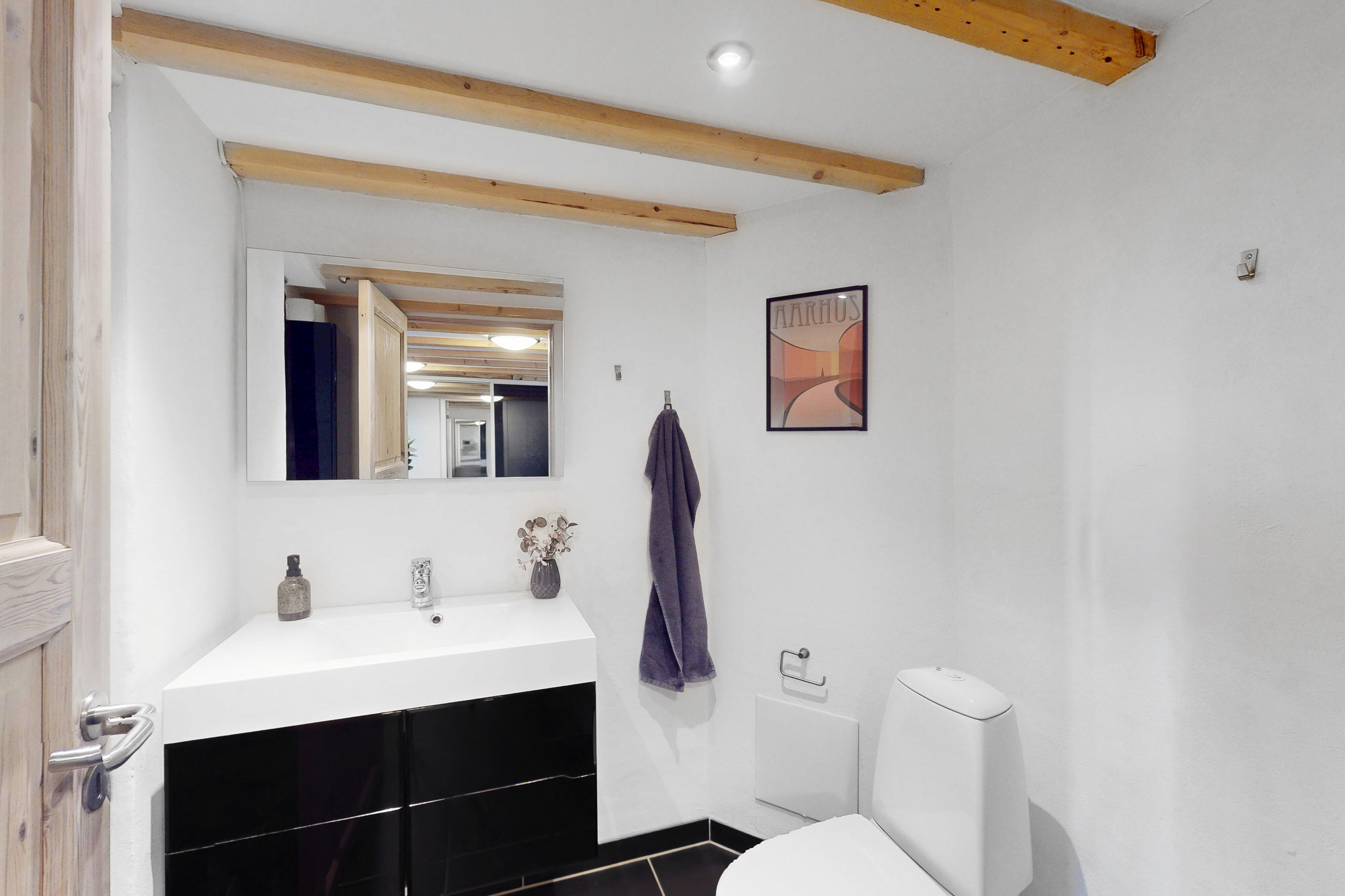 Fremhævet badeværelse billede i fuldskærmstilstand. Billede af Holmegårdsvej 41, 8270 Højbjerg