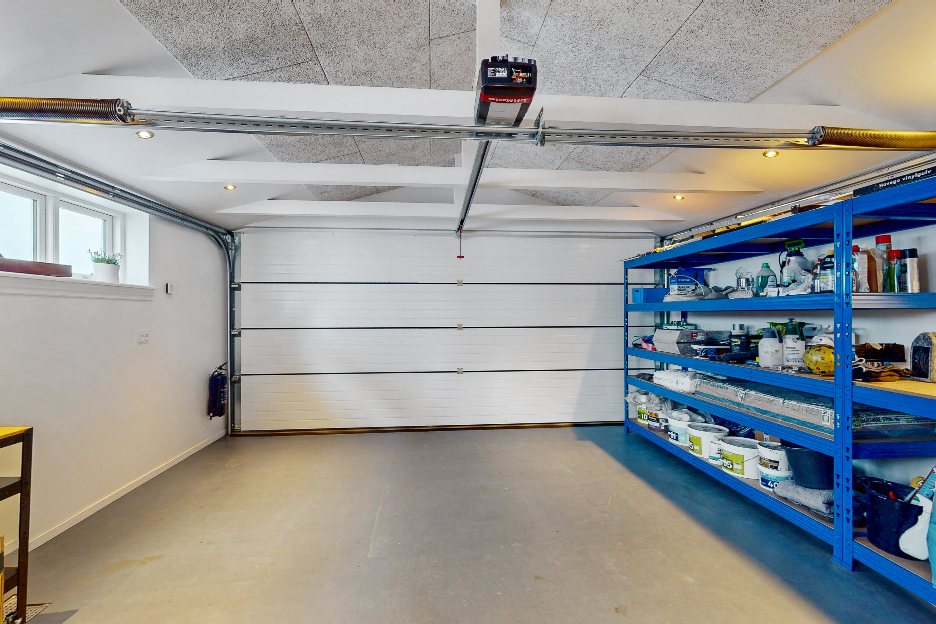 Fremhævet garage billede i fuldskærmstilstand. Billede af Holmegårdsvej 41, 8270 Højbjerg