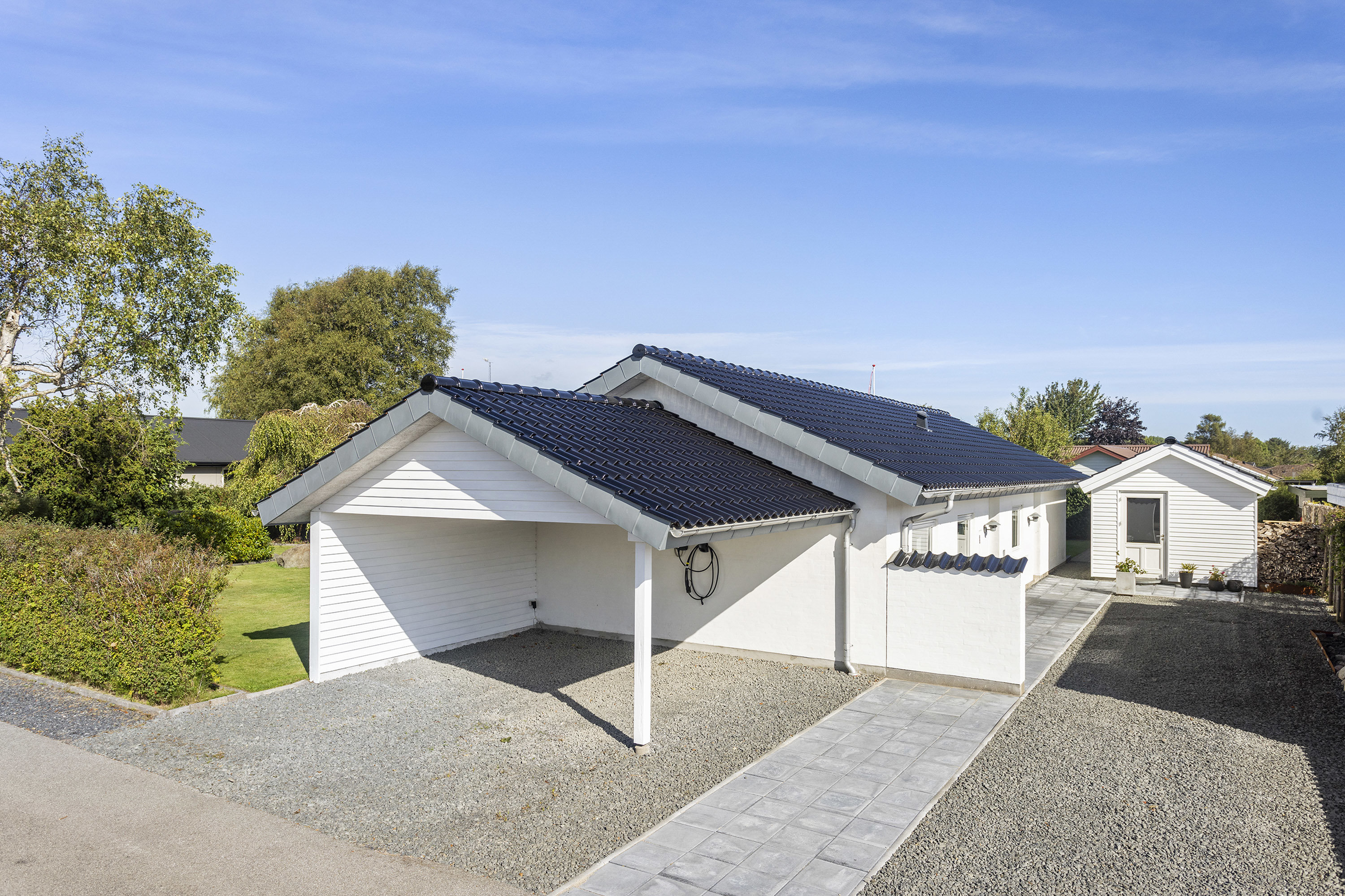 Fremhævet facade billede i fuldskærmstilstand. Billede af Atletikvej 21, 9900 Frederikshavn