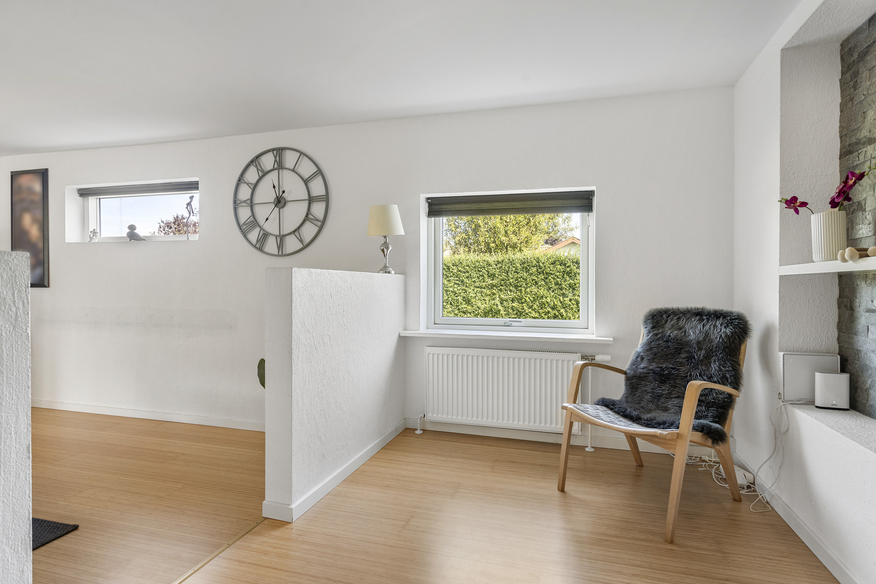 Fremhævet stue billede i fuldskærmstilstand. Billede af Atletikvej 21, 9900 Frederikshavn