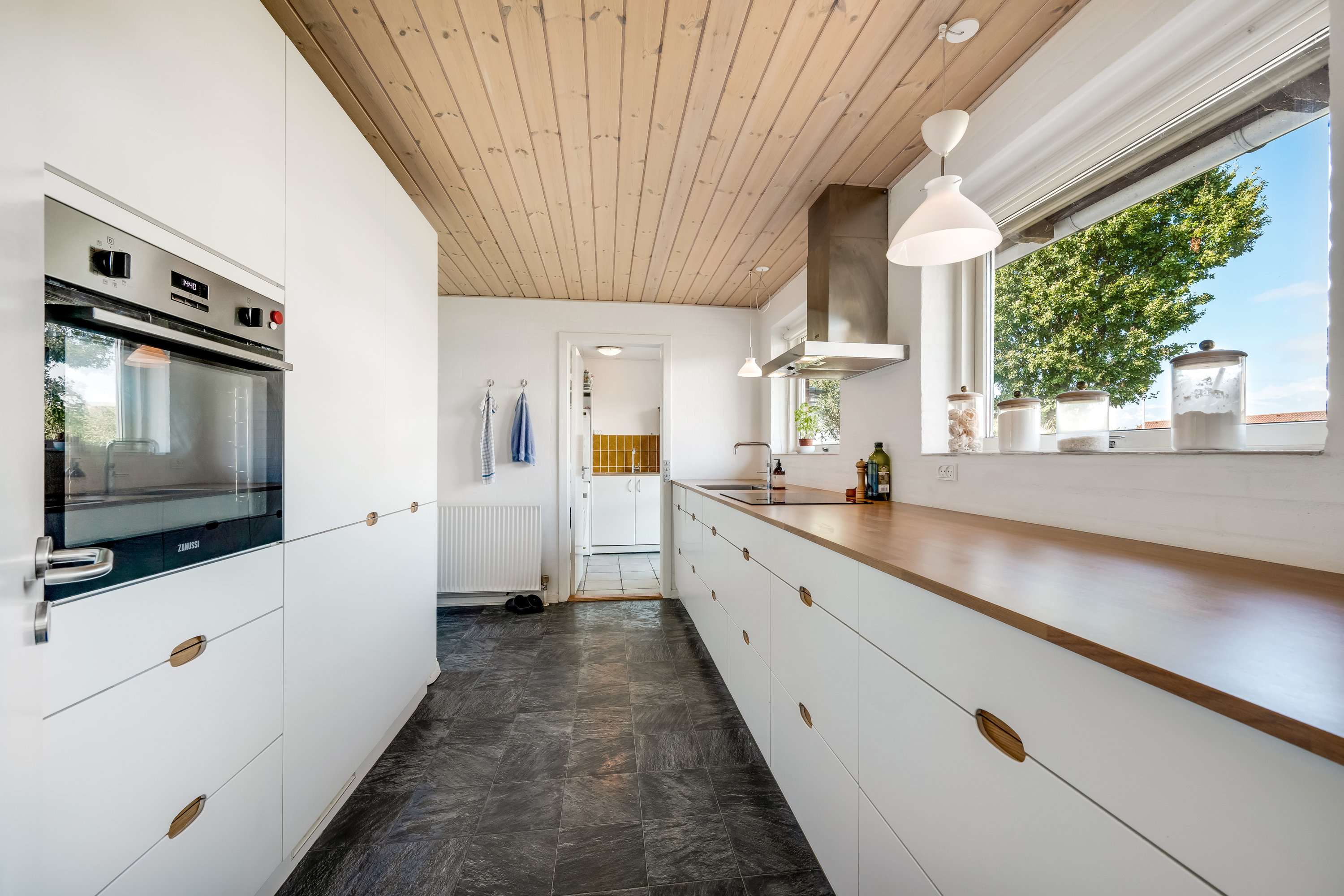 Fremhævet køkken billede i fuldskærmstilstand. Billede af Brombærvej 6, Rindum, 6950 Ringkøbing