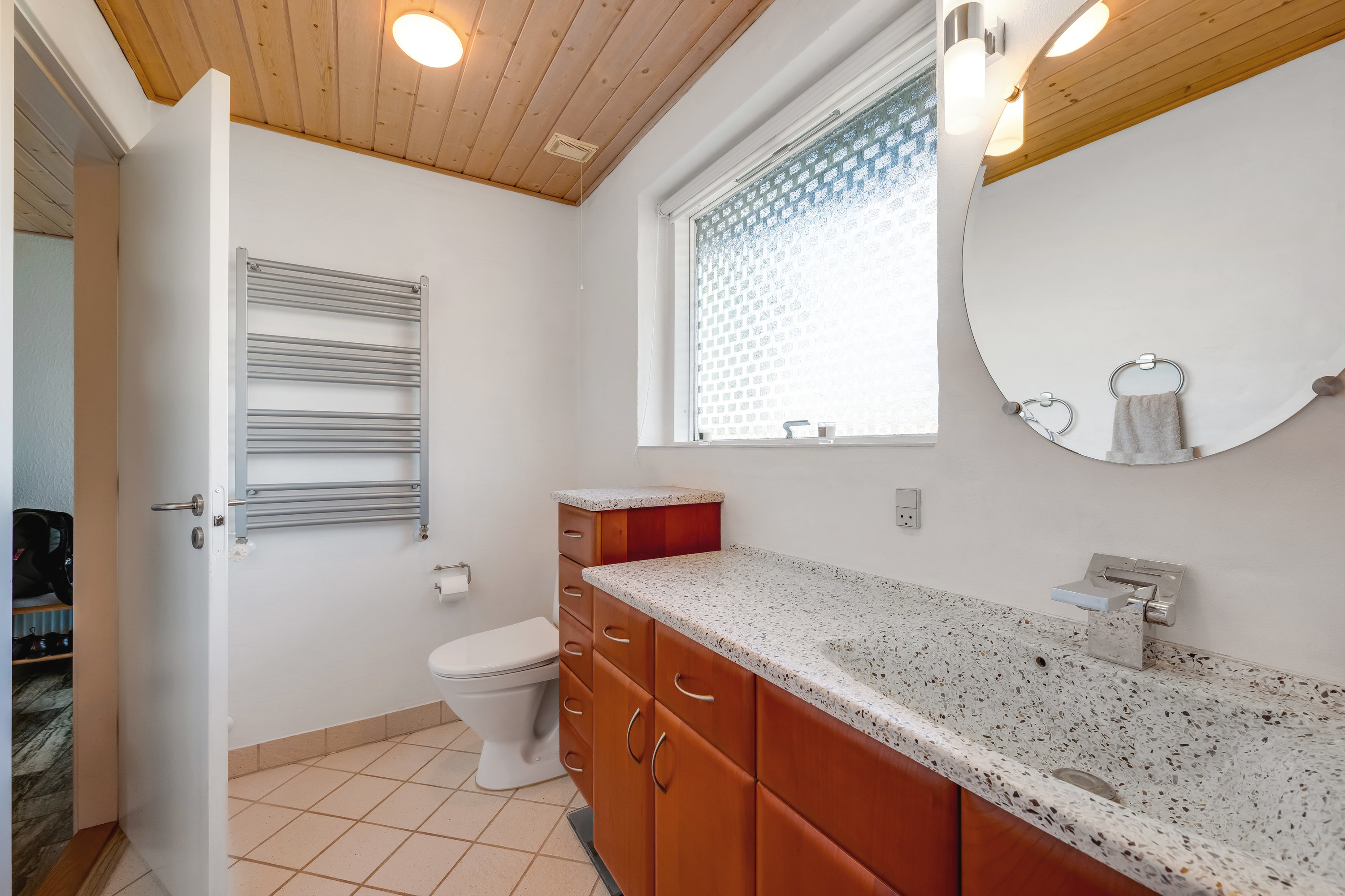 Fremhævet badeværelse billede i fuldskærmstilstand. Billede af Brombærvej 6, Rindum, 6950 Ringkøbing