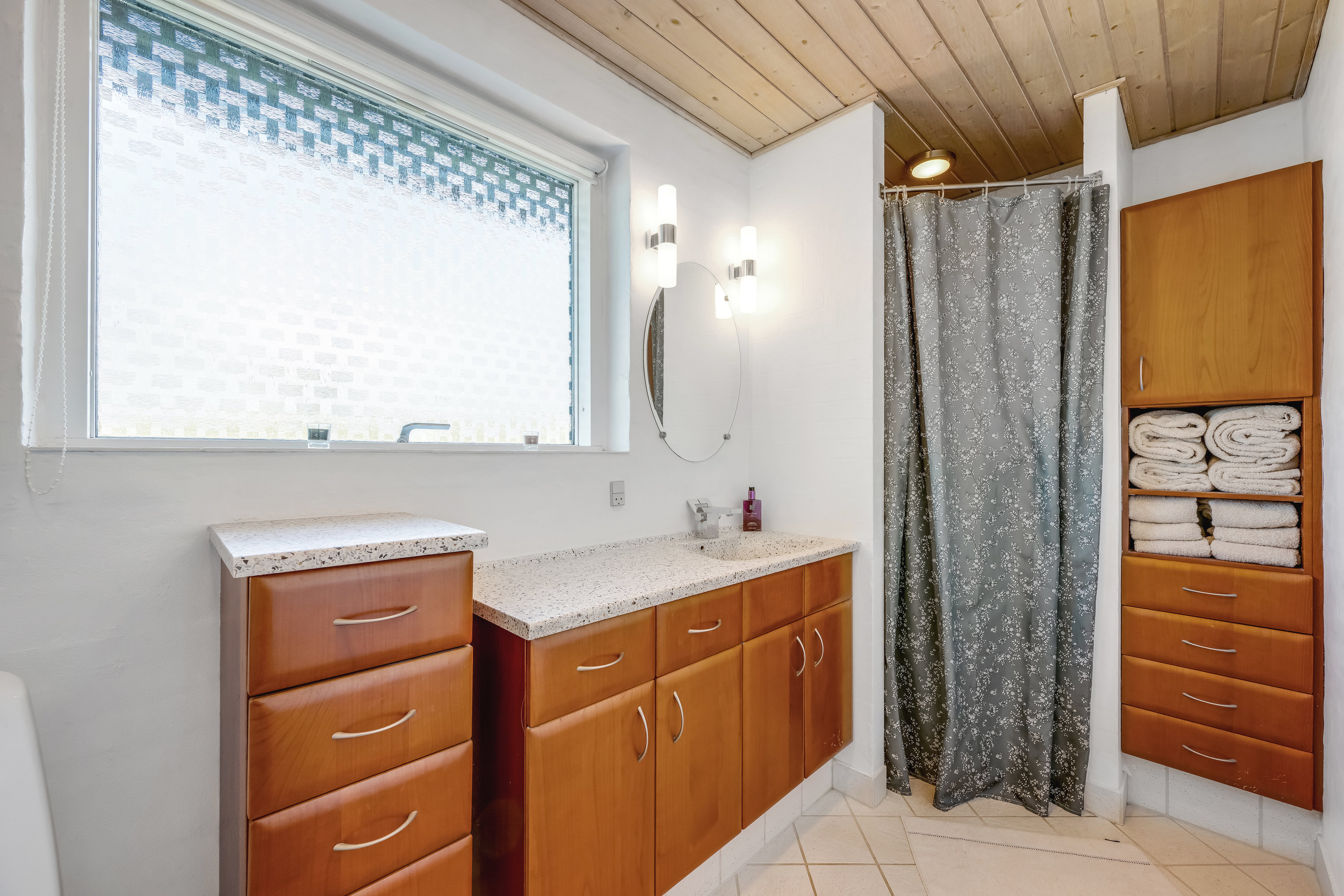 Fremhævet badeværelse billede i fuldskærmstilstand. Billede af Brombærvej 6, Rindum, 6950 Ringkøbing