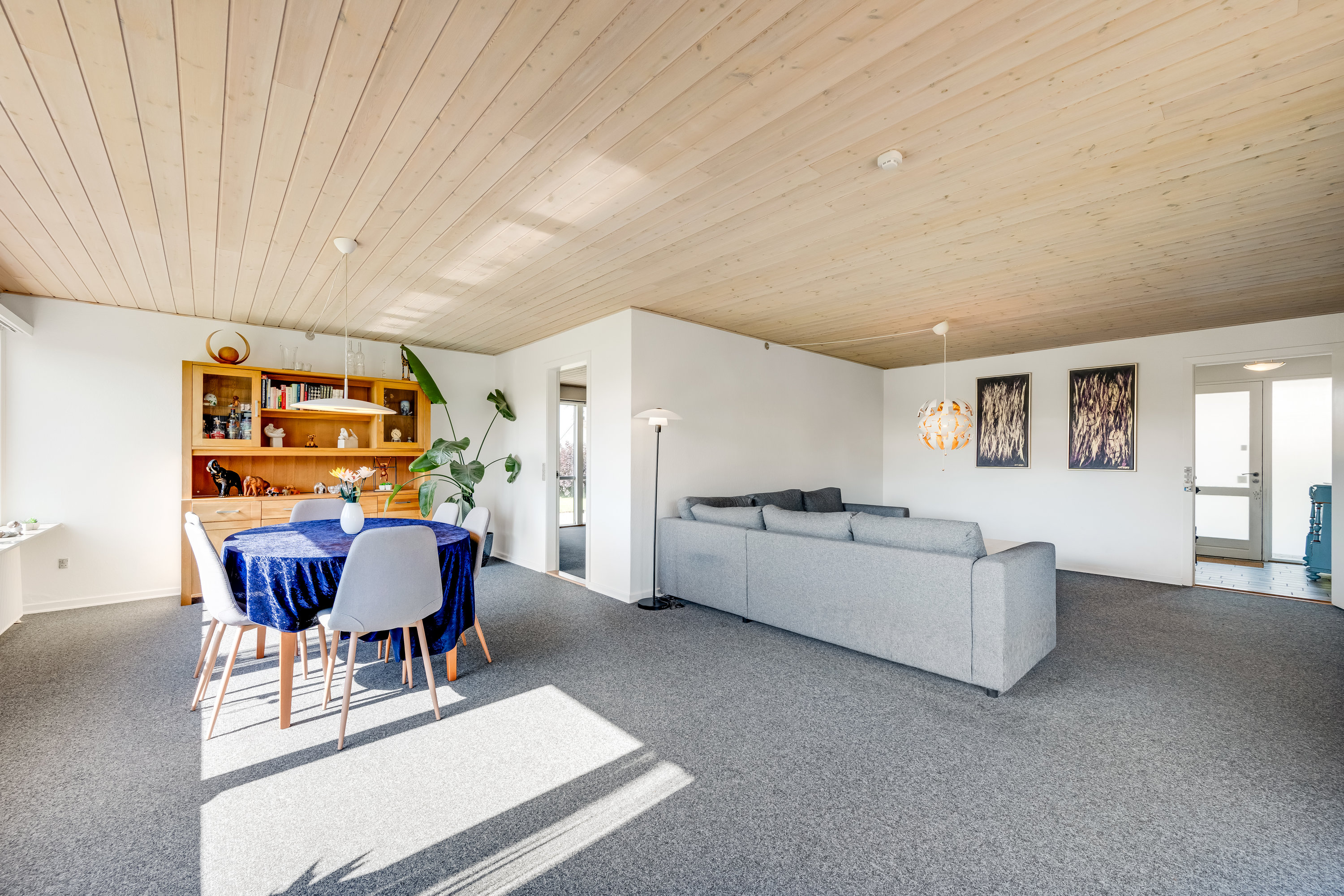 Fremhævet stue billede i fuldskærmstilstand. Billede af Brombærvej 6, Rindum, 6950 Ringkøbing