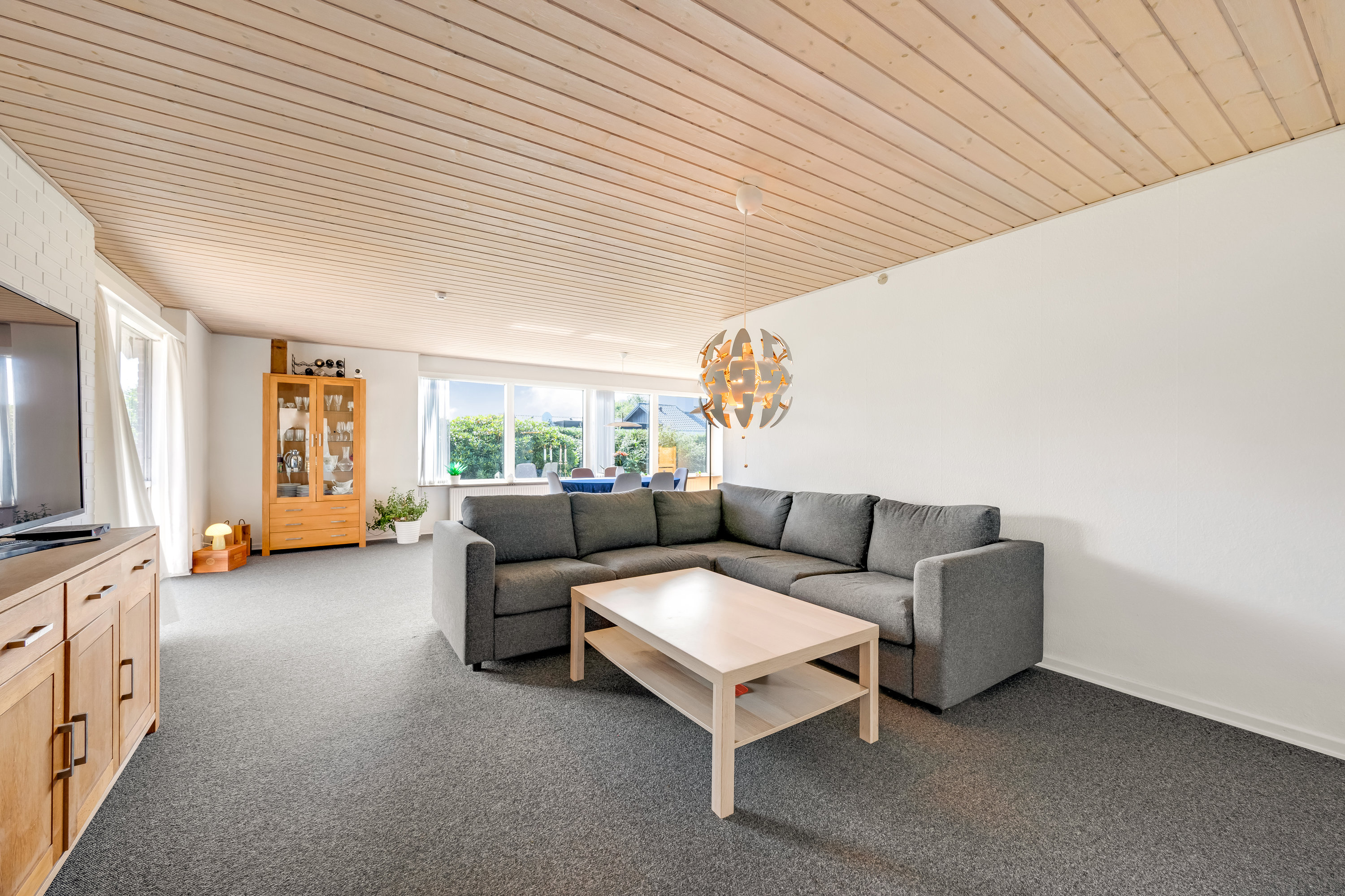 Fremhævet stue billede i fuldskærmstilstand. Billede af Brombærvej 6, Rindum, 6950 Ringkøbing