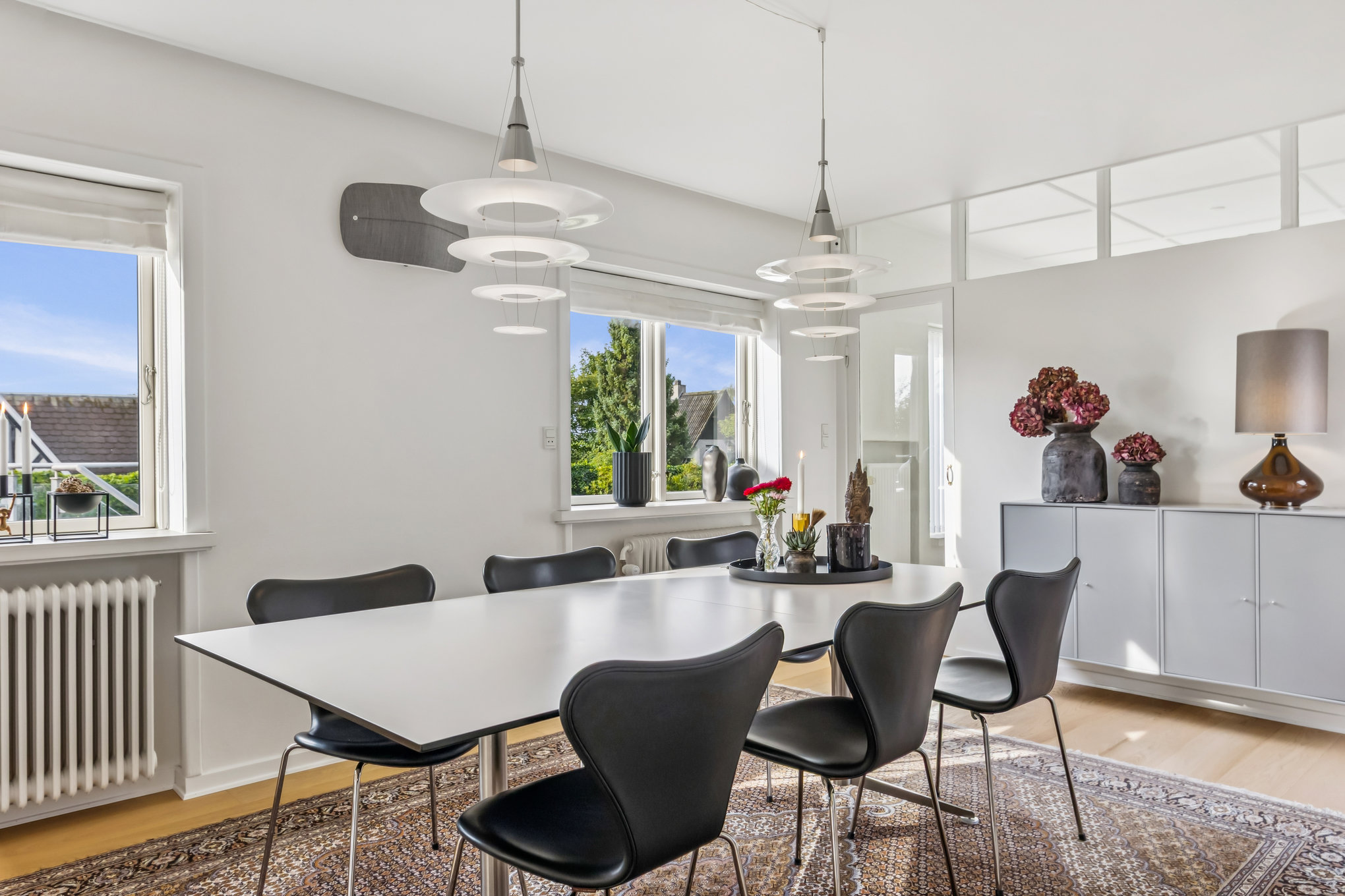 Fremhævet stue billede i fuldskærmstilstand. Billede af Jens Baggesens Vej 2, 8920 Randers NV