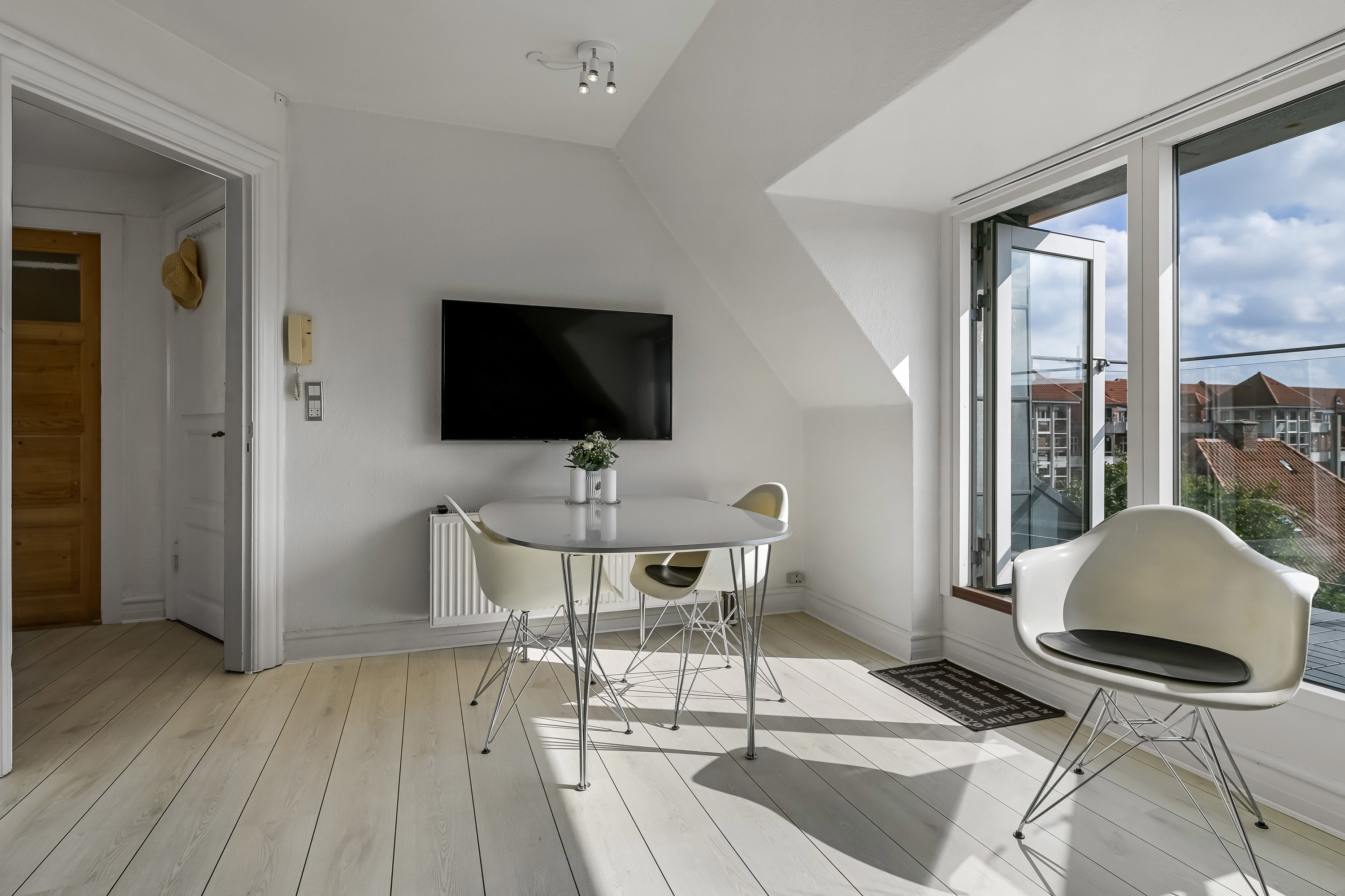 Fremhævet stue billede i fuldskærmstilstand. Billede af Nygårdsvej 129, 3. tv., 6700 Esbjerg