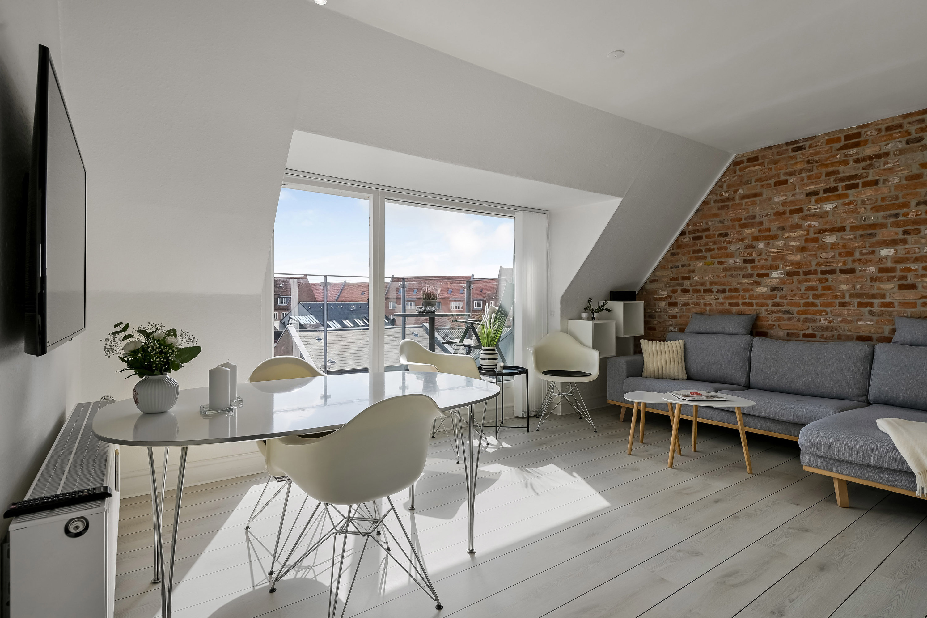 Fremhævet stue billede i fuldskærmstilstand. Billede af Nygårdsvej 129, 3. tv., 6700 Esbjerg