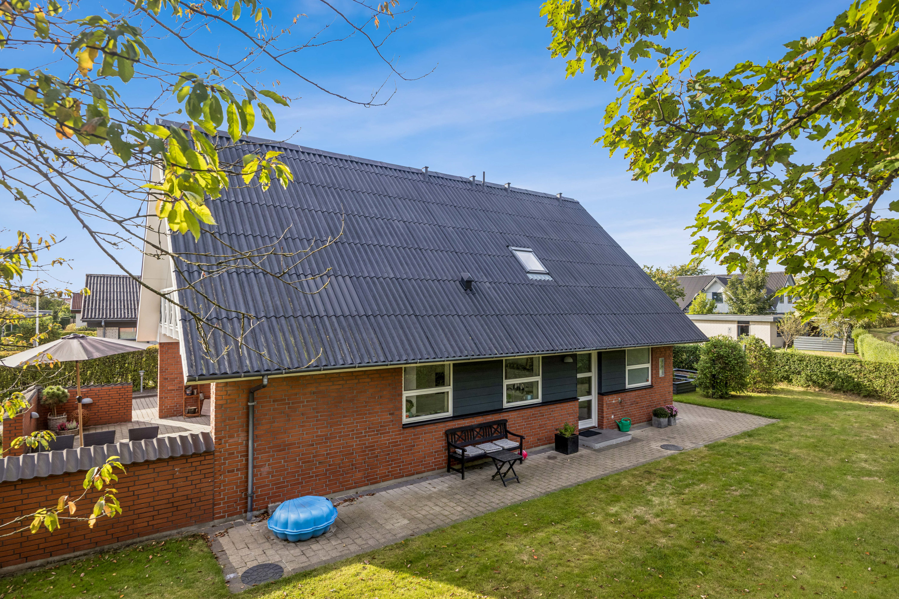 Fremhævet ejendom 1 billede i fuldskærmstilstand. Billede af Søndermarken 97, 9320 Hjallerup