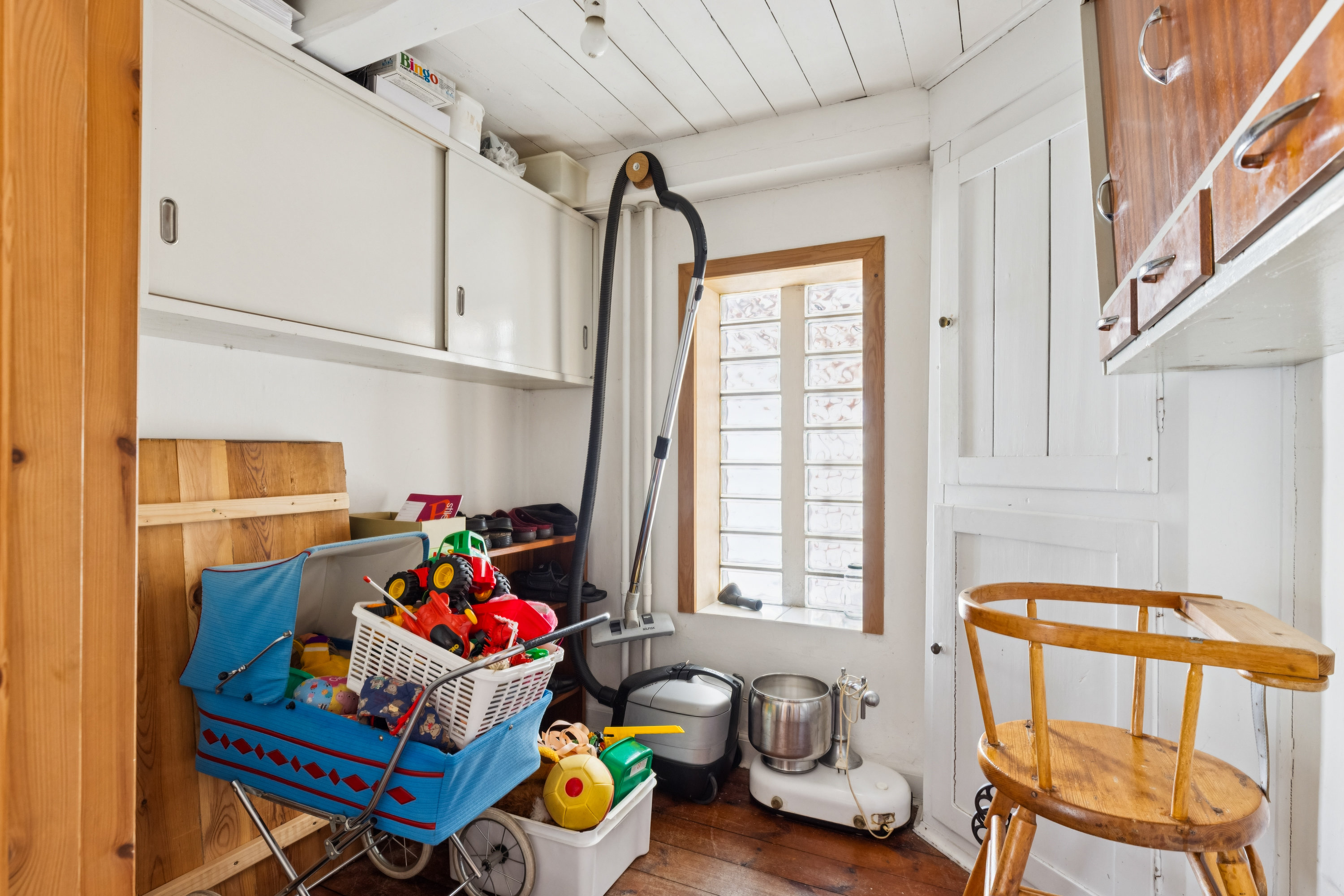 Fremhævet viktualierum billede i fuldskærmstilstand. Billede af Koldingvej 95, Kalvslund, 6760 Ribe