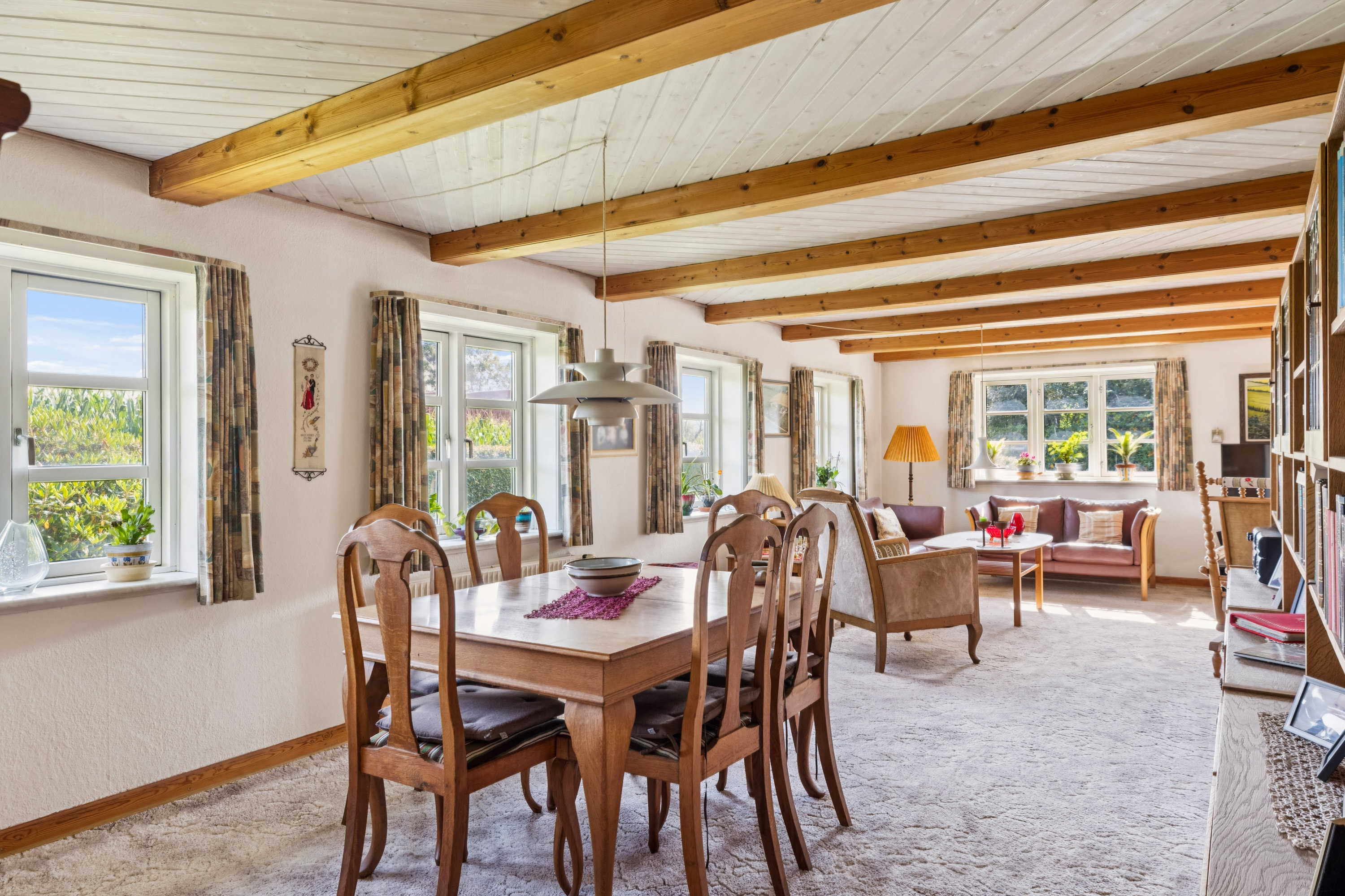 Fremhævet stue billede i fuldskærmstilstand. Billede af Koldingvej 95, Kalvslund, 6760 Ribe