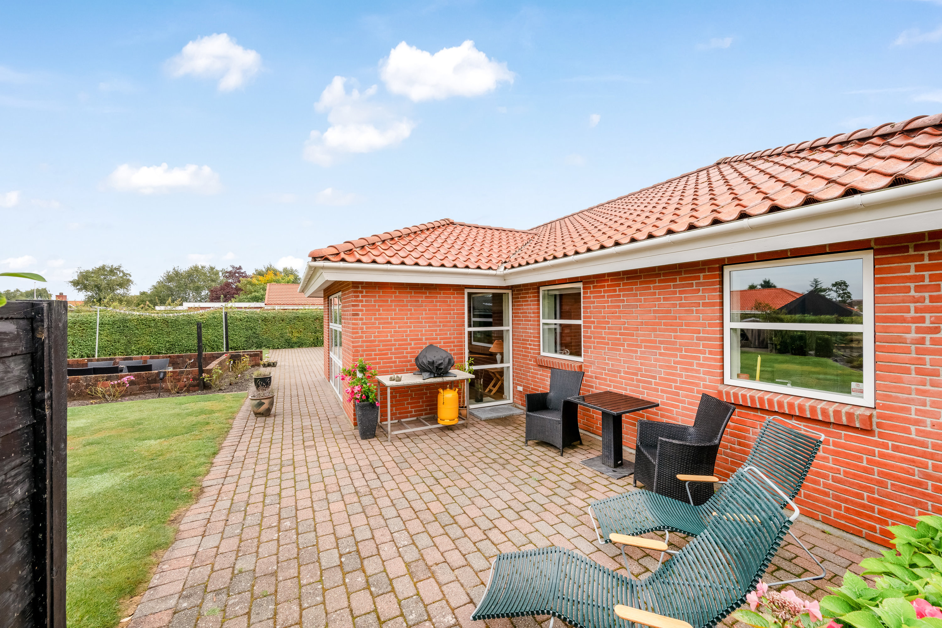 Fremhævet terrasse billede i fuldskærmstilstand. Billede af Fabriksvej 10, 6980 Tim