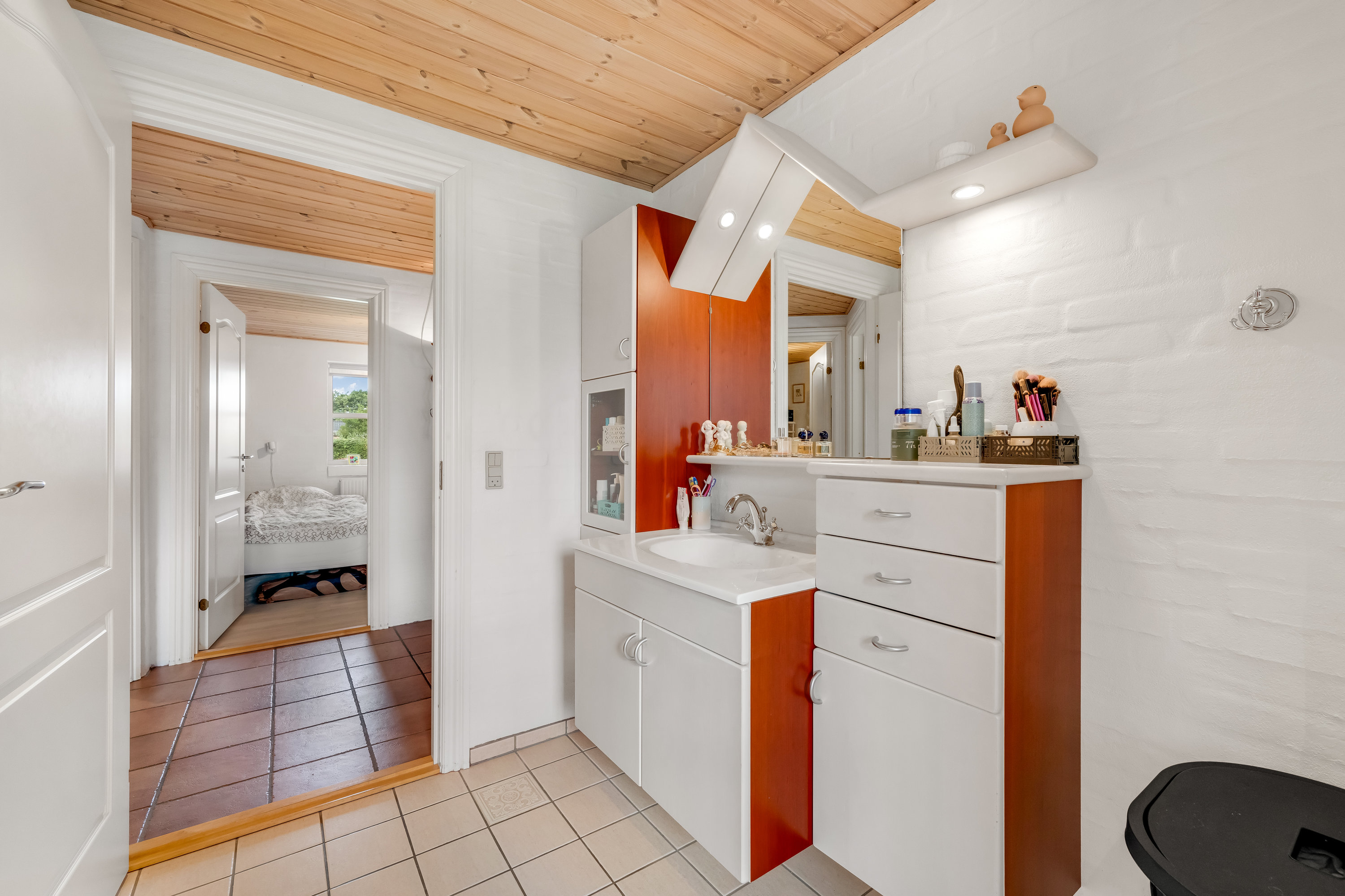 Fremhævet badeværelse billede i fuldskærmstilstand. Billede af Fabriksvej 10, 6980 Tim