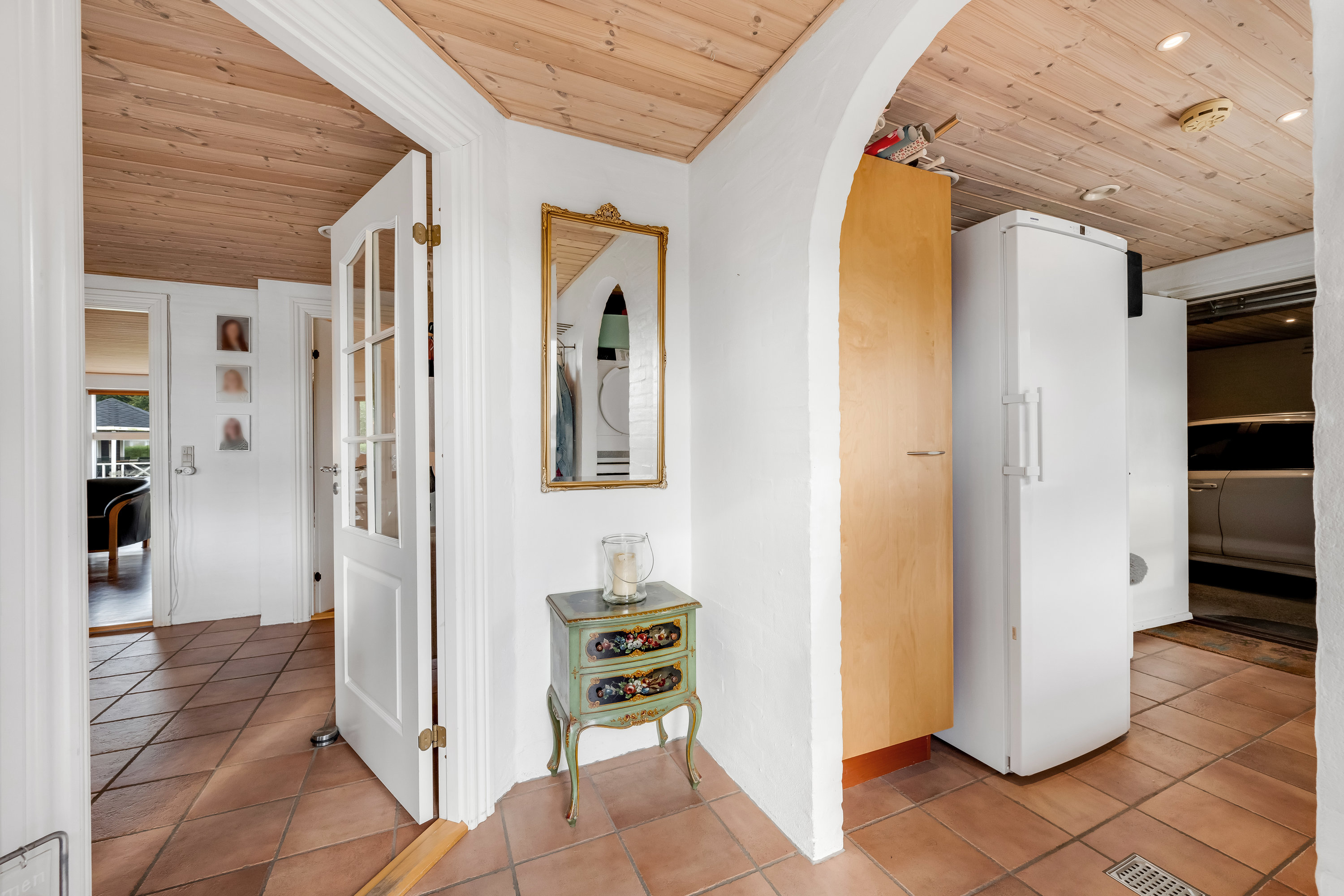 Fremhævet gang billede i fuldskærmstilstand. Billede af Fabriksvej 10, 6980 Tim