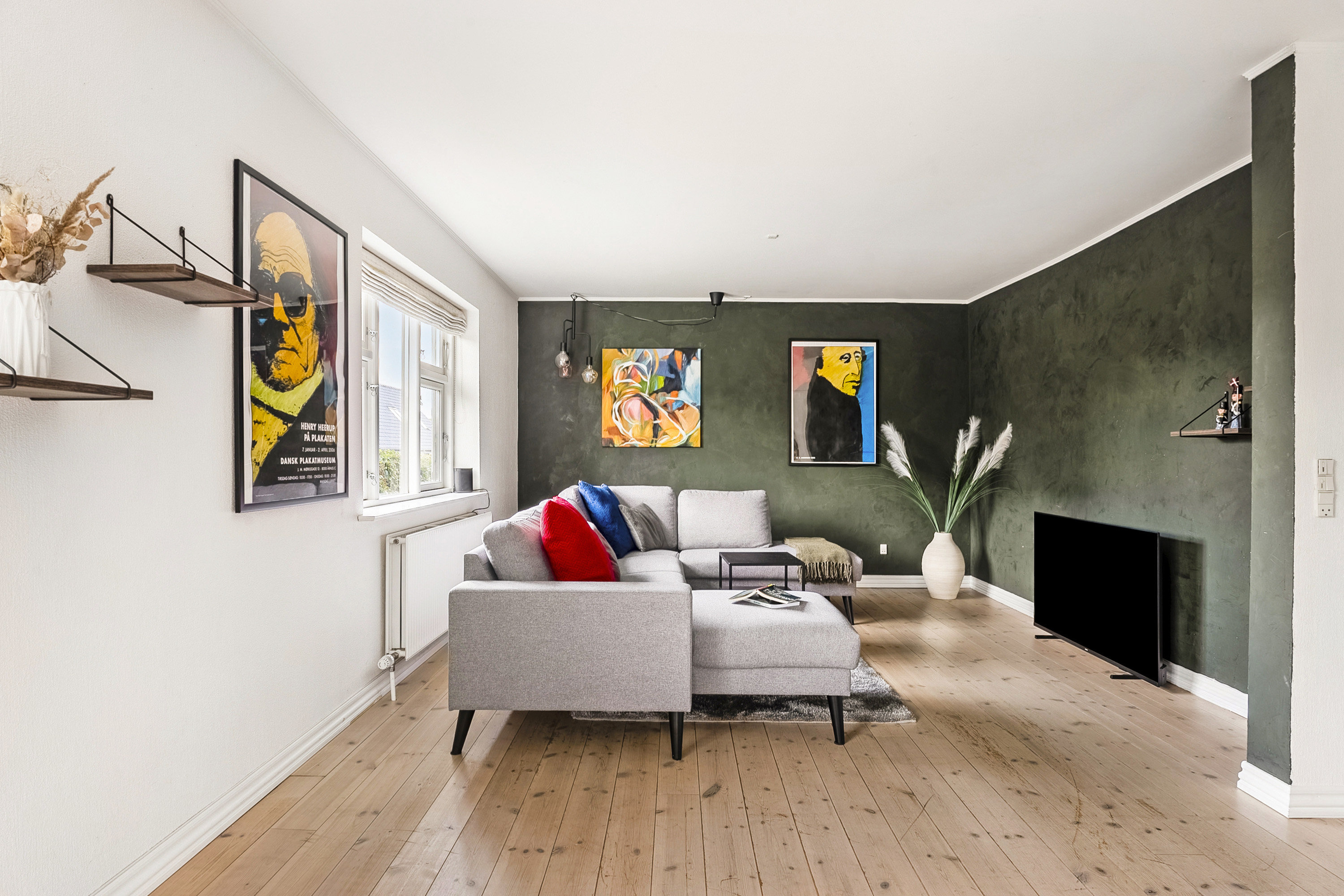 Fremhævet stue billede i fuldskærmstilstand. Billede af Karolinelundsvej 2, 8752 Østbirk