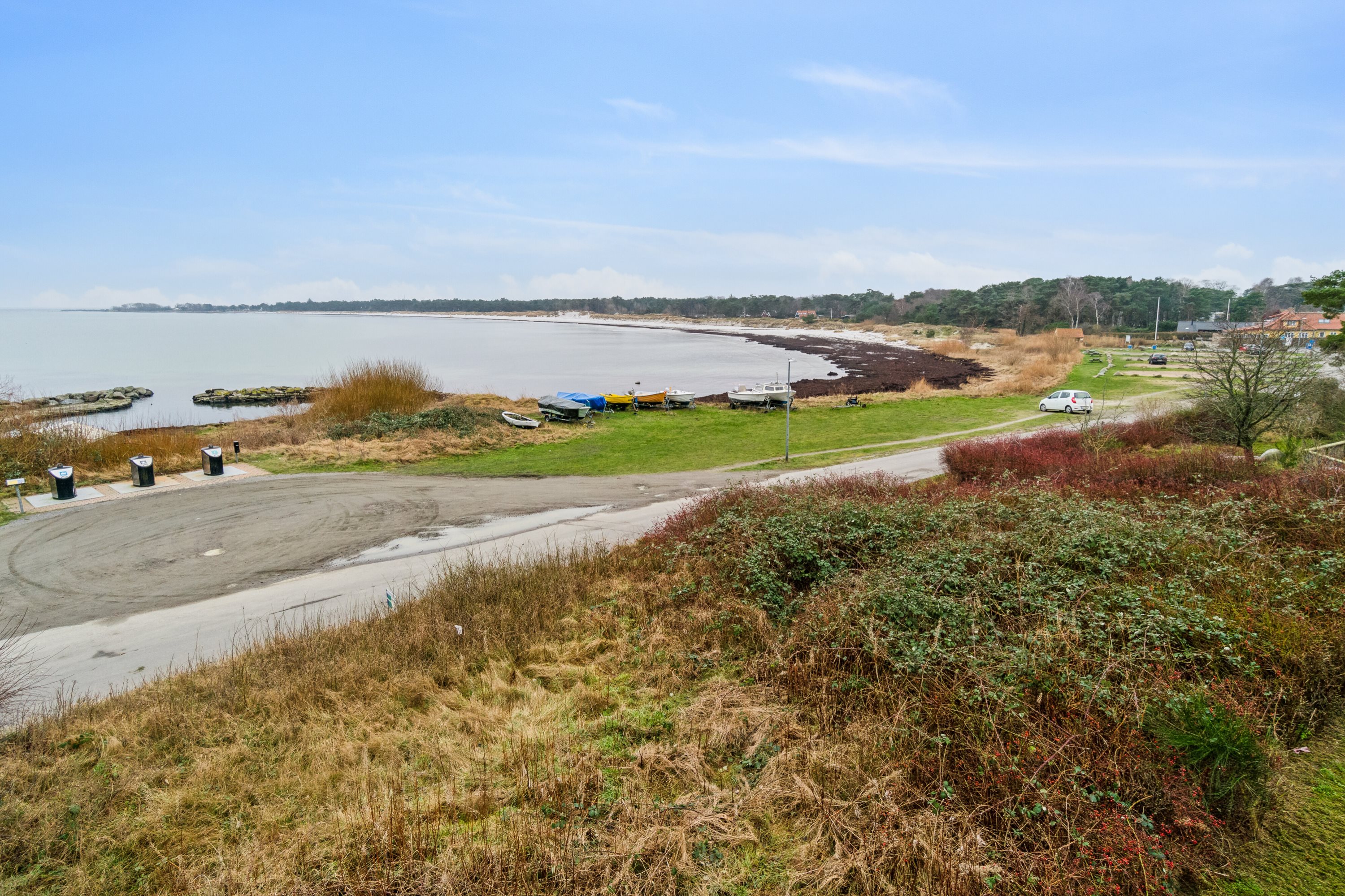 Fremhævet udendørs billede i fuldskærmstilstand. Billede af Strandvolden 17, Balka, 3730 Nexø