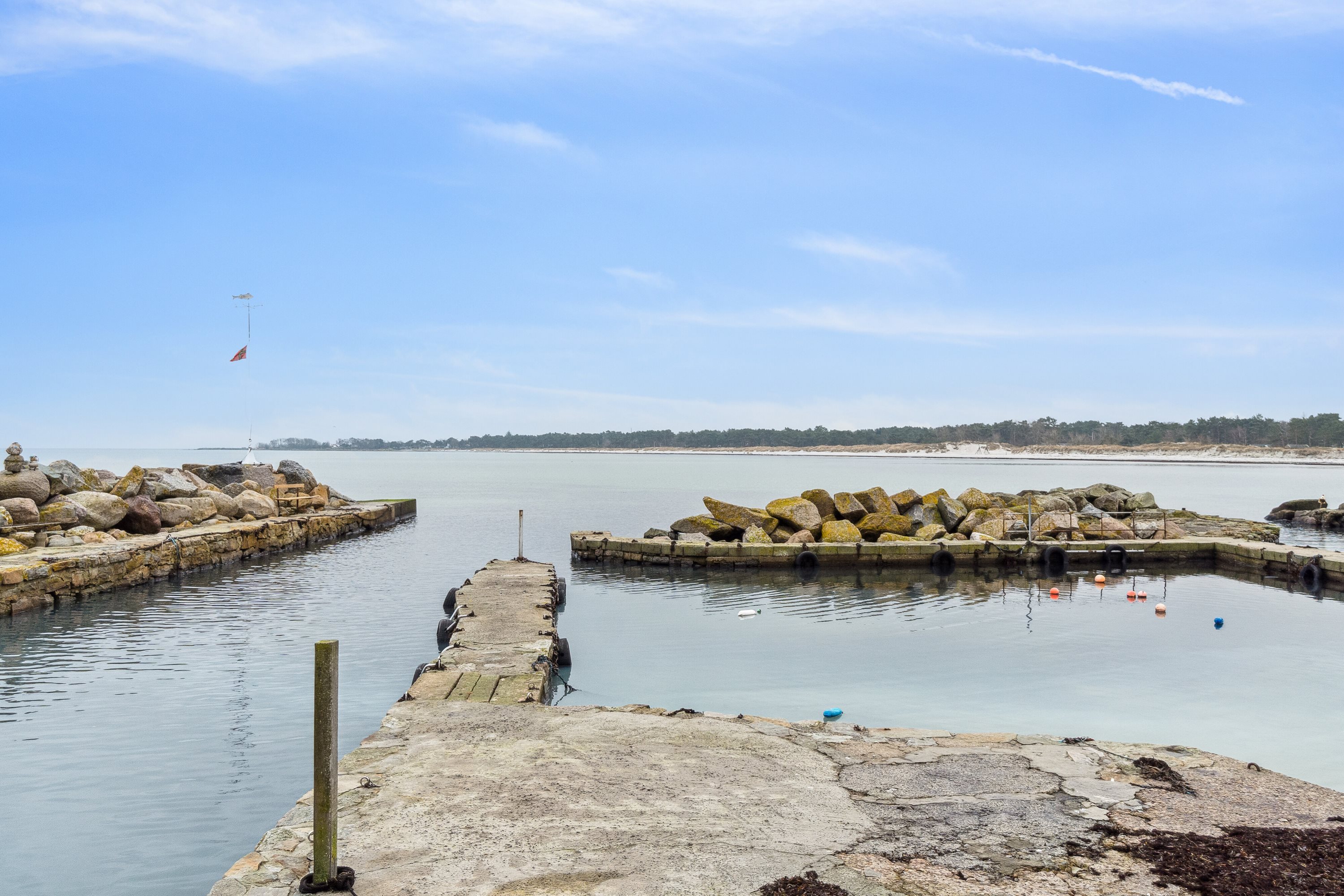 Fremhævet udendørs billede i fuldskærmstilstand. Billede af Strandvolden 17, Balka, 3730 Nexø