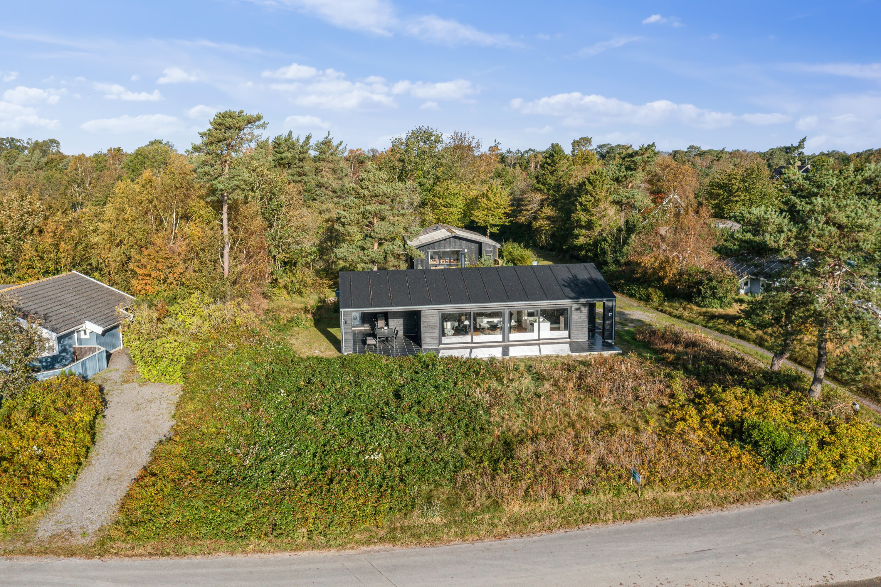 Fremhævet luftfoto billede i fuldskærmstilstand. Billede af Strandvolden 17, Balka, 3730 Nexø
