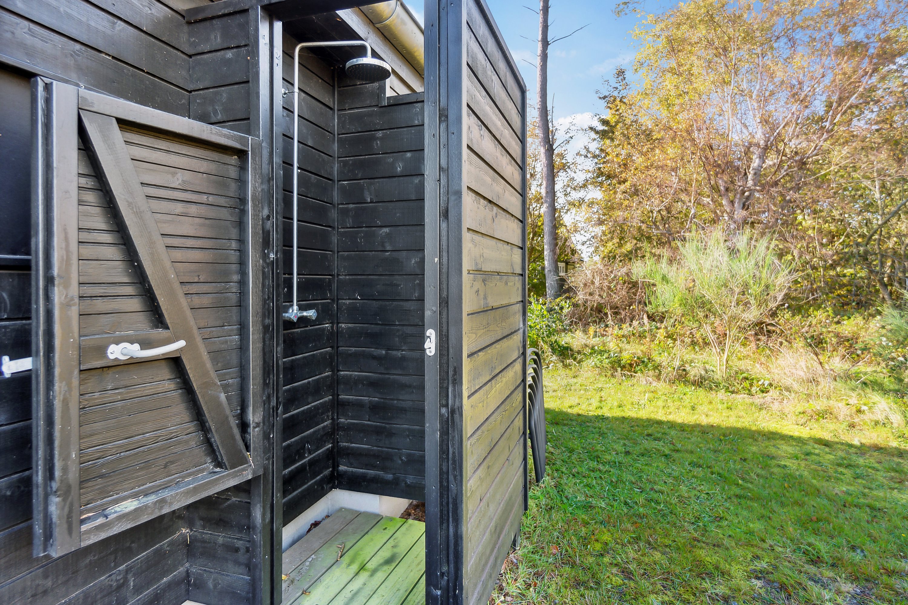 Fremhævet bad billede i fuldskærmstilstand. Billede af Strandvolden 17, Balka, 3730 Nexø