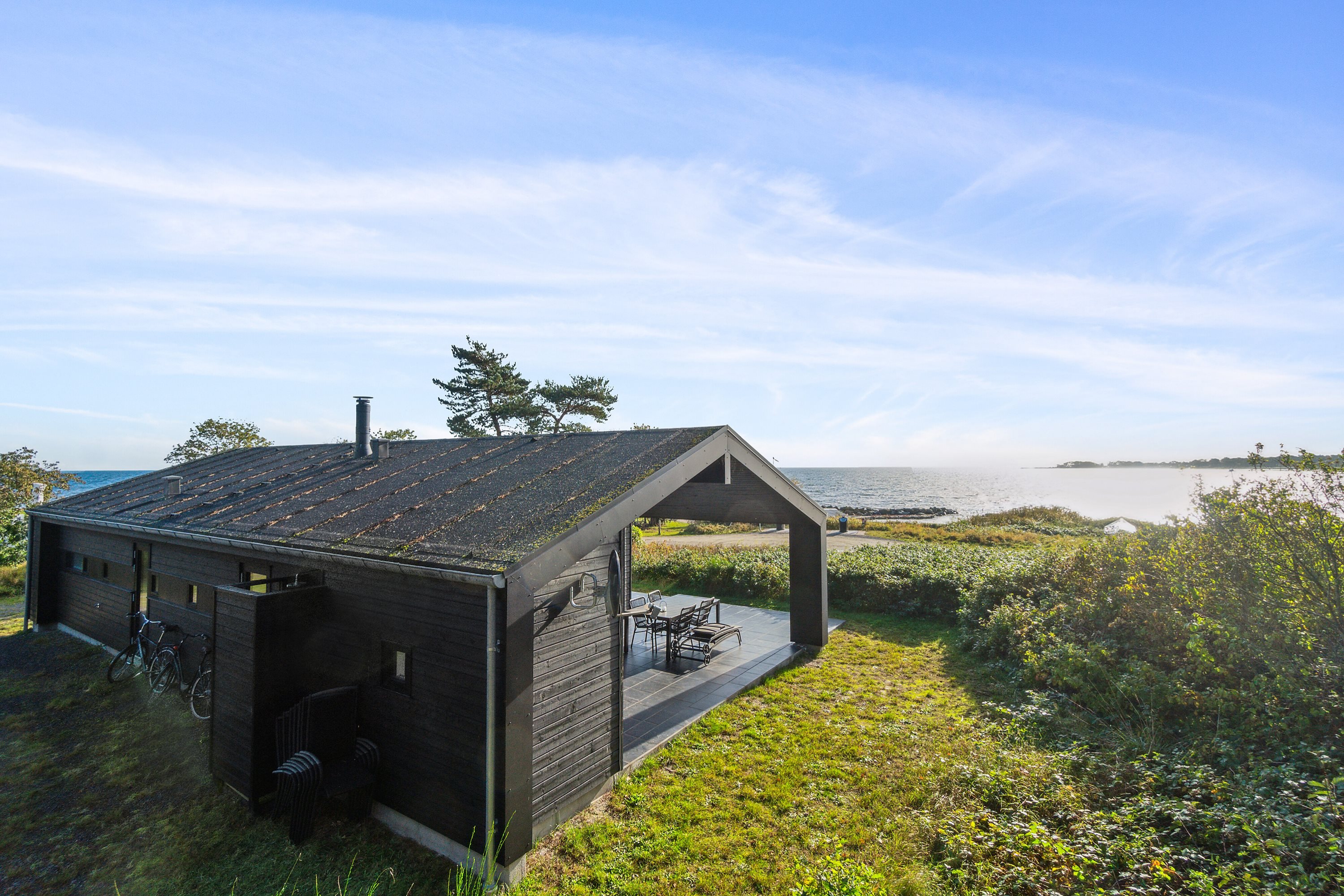 Miniaturebillede 1: set fra haven. Billede af Strandvolden 17, Balka, 3730 Nexø