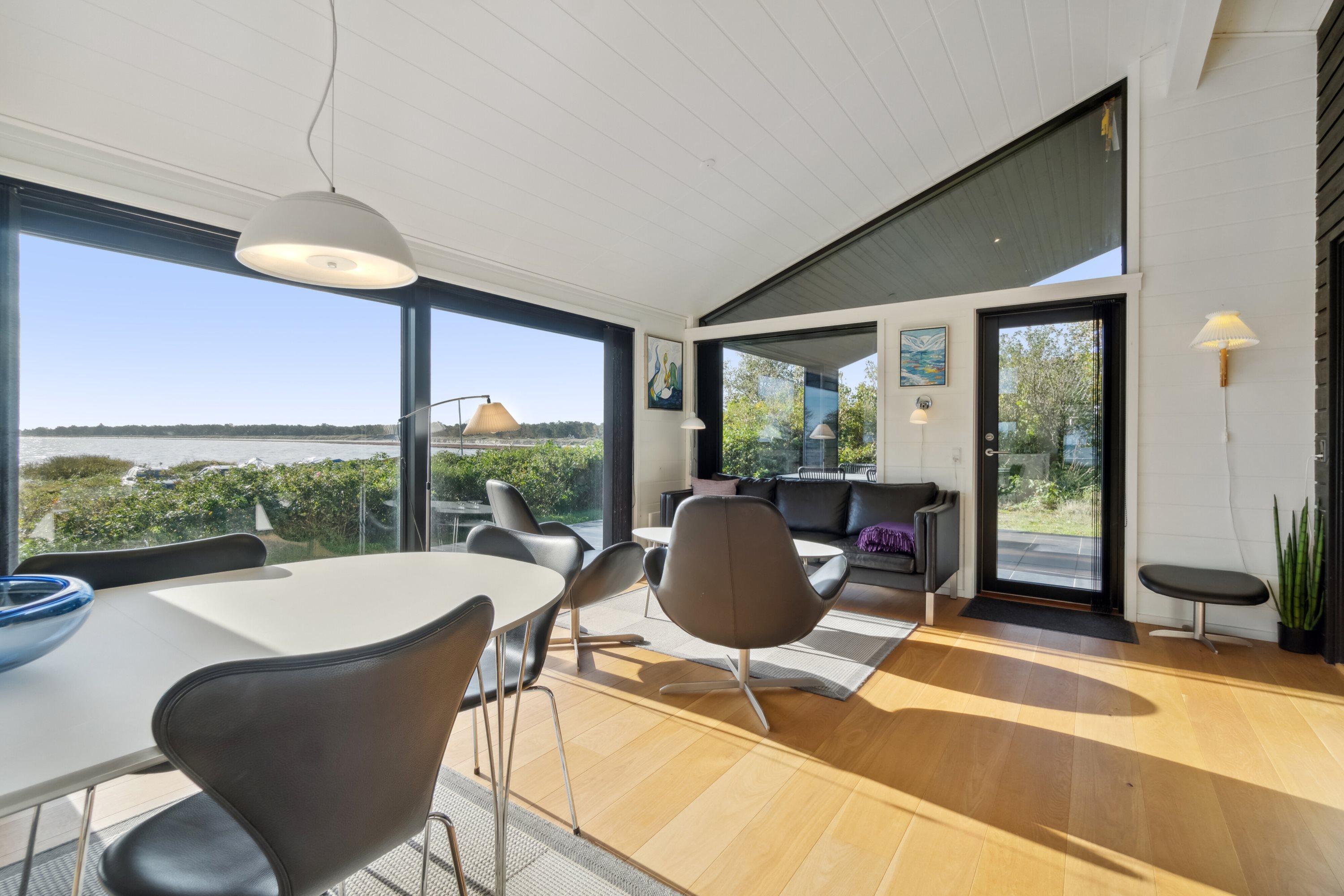 Fremhævet stue billede i fuldskærmstilstand. Billede af Strandvolden 17, Balka, 3730 Nexø