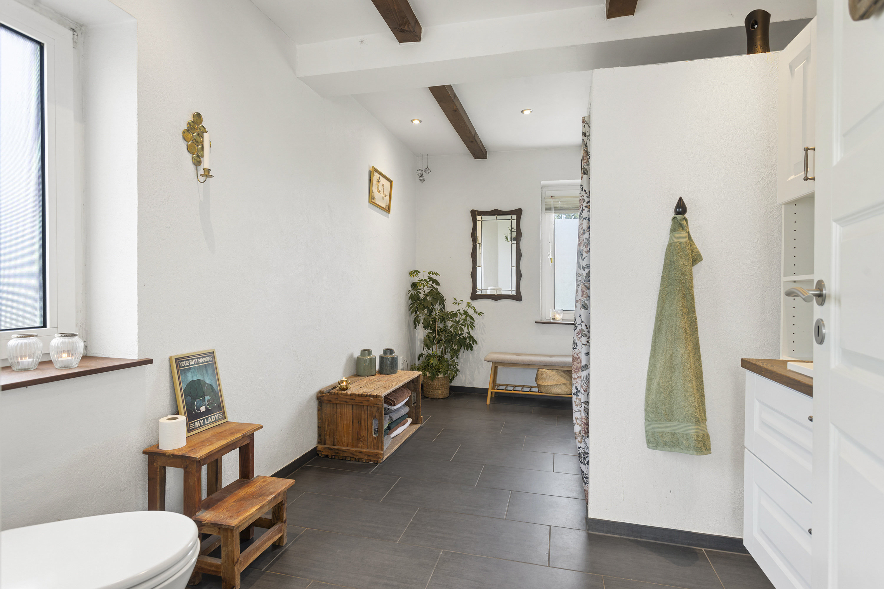 Fremhævet badeværelse billede i fuldskærmstilstand. Billede af Kraghedevej 186, 9382 Tylstrup