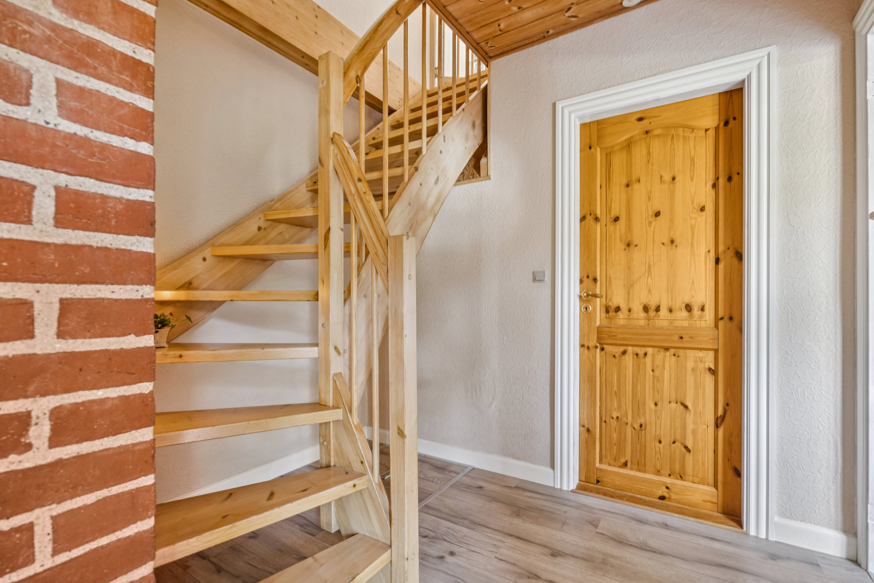 Fremhævet gang billede i fuldskærmstilstand. Billede af Kronborgvej 13, Dalbyover, 8970 Havndal