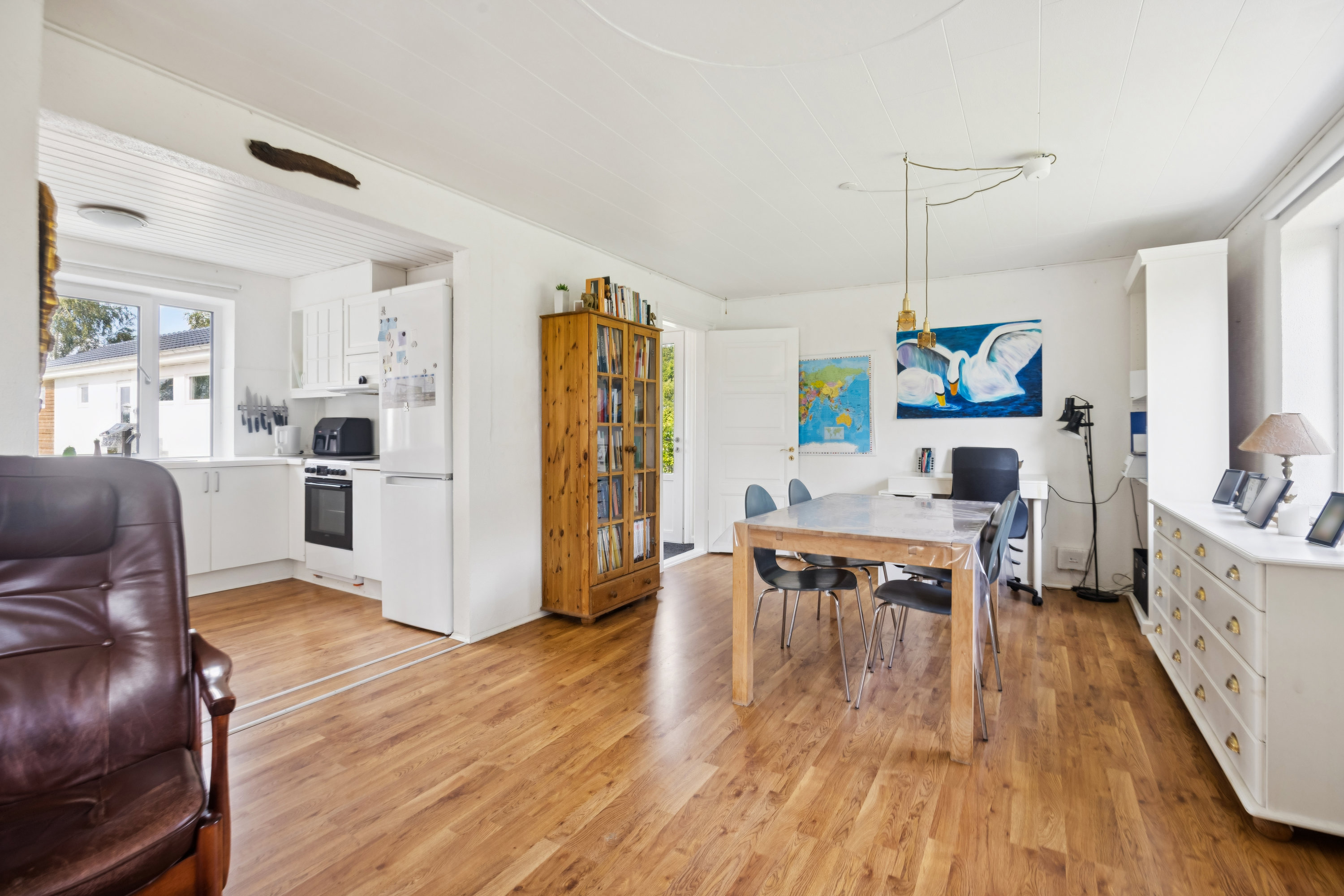 Fremhævet stue billede i fuldskærmstilstand. Billede af Klejtrupvej 80, Hvornum, 9500 Hobro