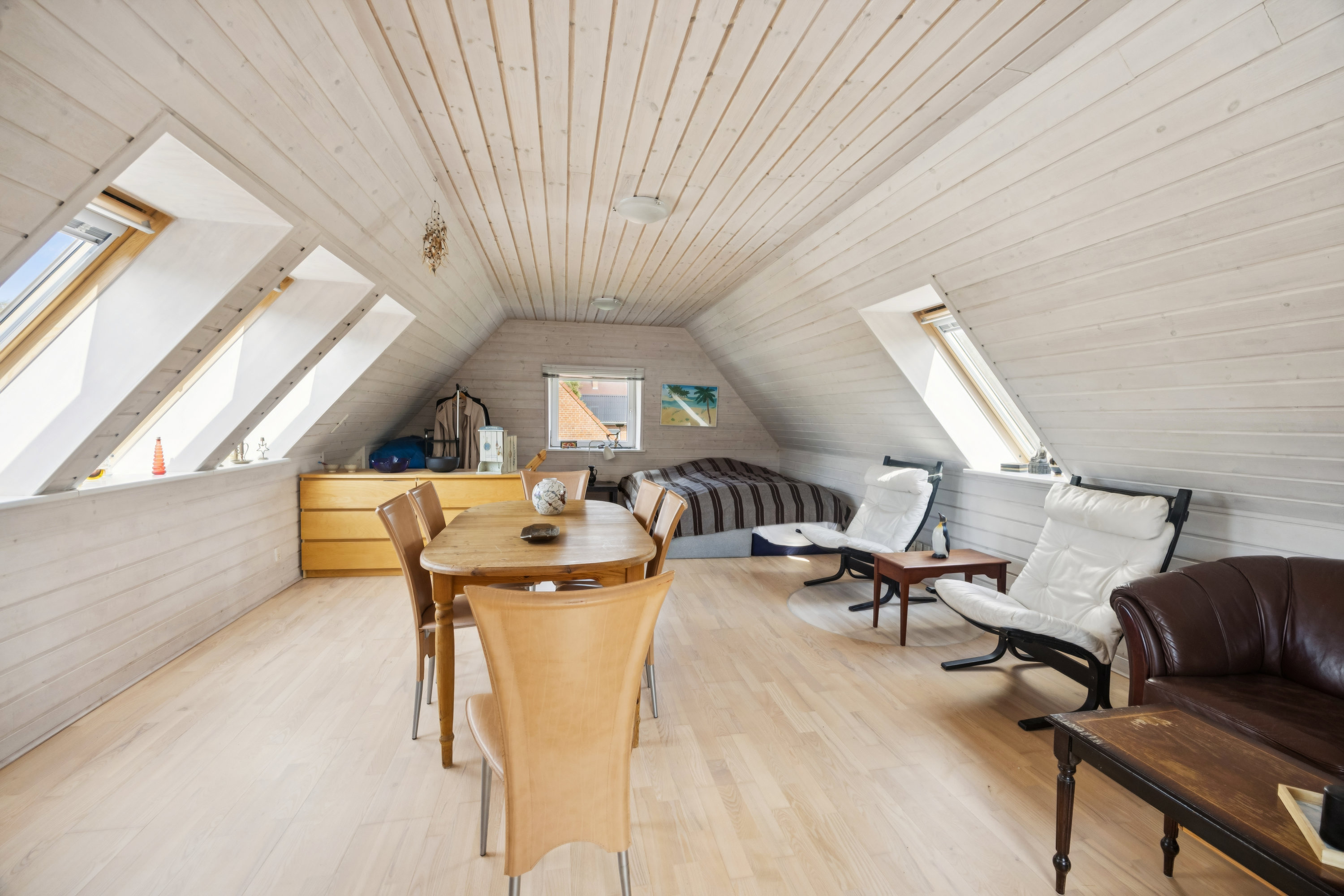 Fremhævet stue billede i fuldskærmstilstand. Billede af Klejtrupvej 80, Hvornum, 9500 Hobro