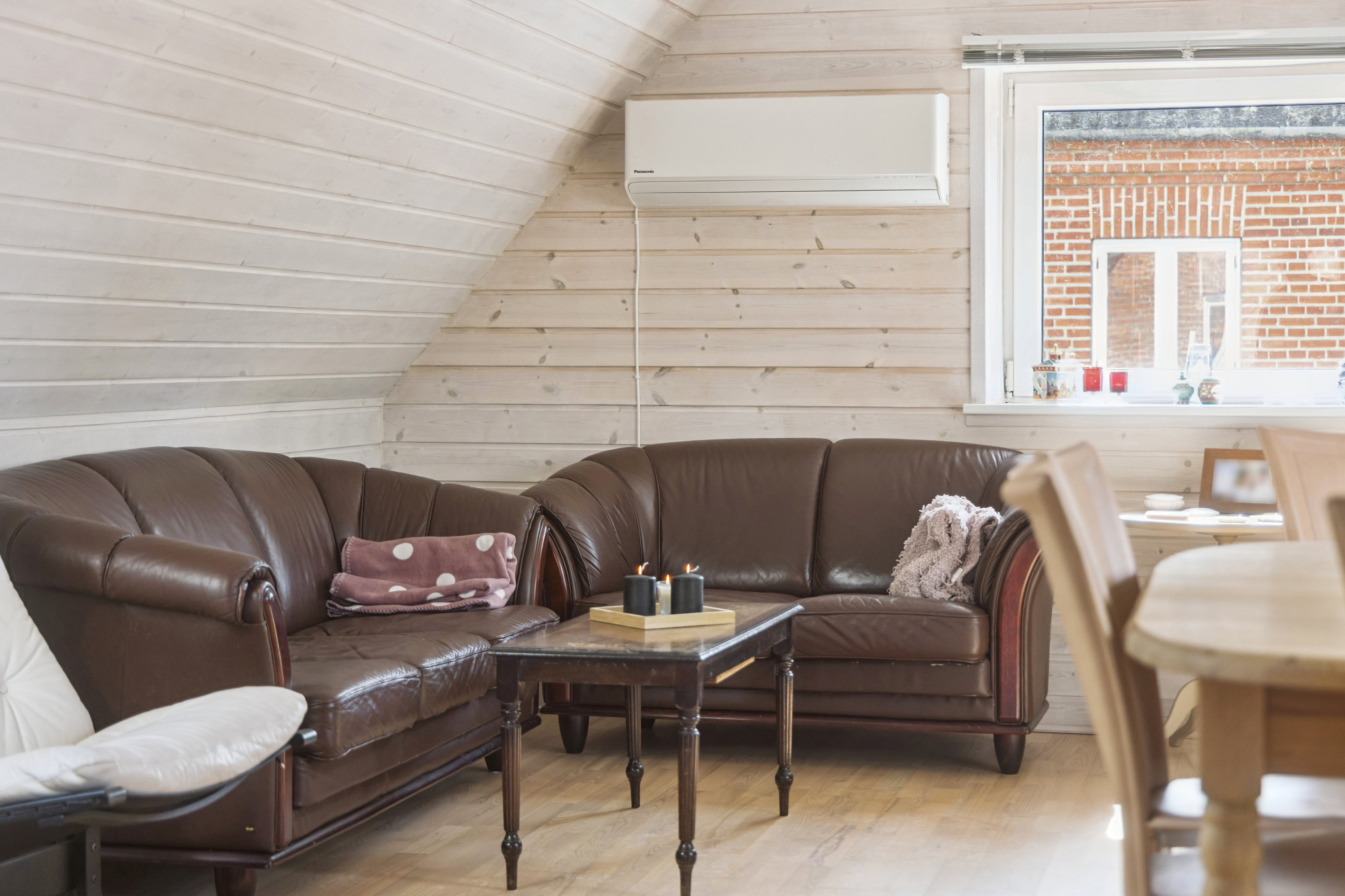 Fremhævet stue billede i fuldskærmstilstand. Billede af Klejtrupvej 80, Hvornum, 9500 Hobro