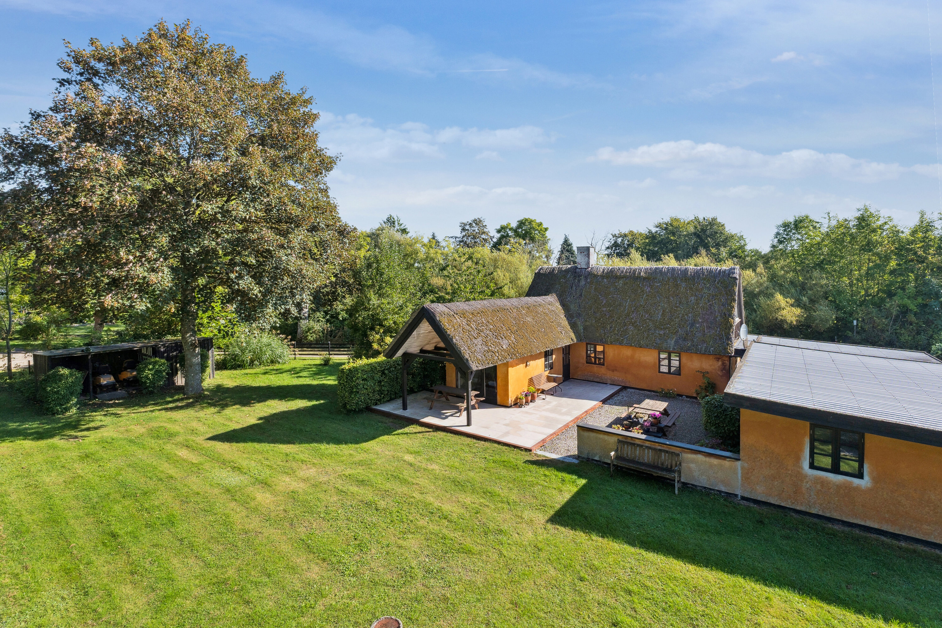 Fremhævet set fra haven billede i fuldskærmstilstand. Billede af Mønvej 90, Ammendrup, 4720 Præstø