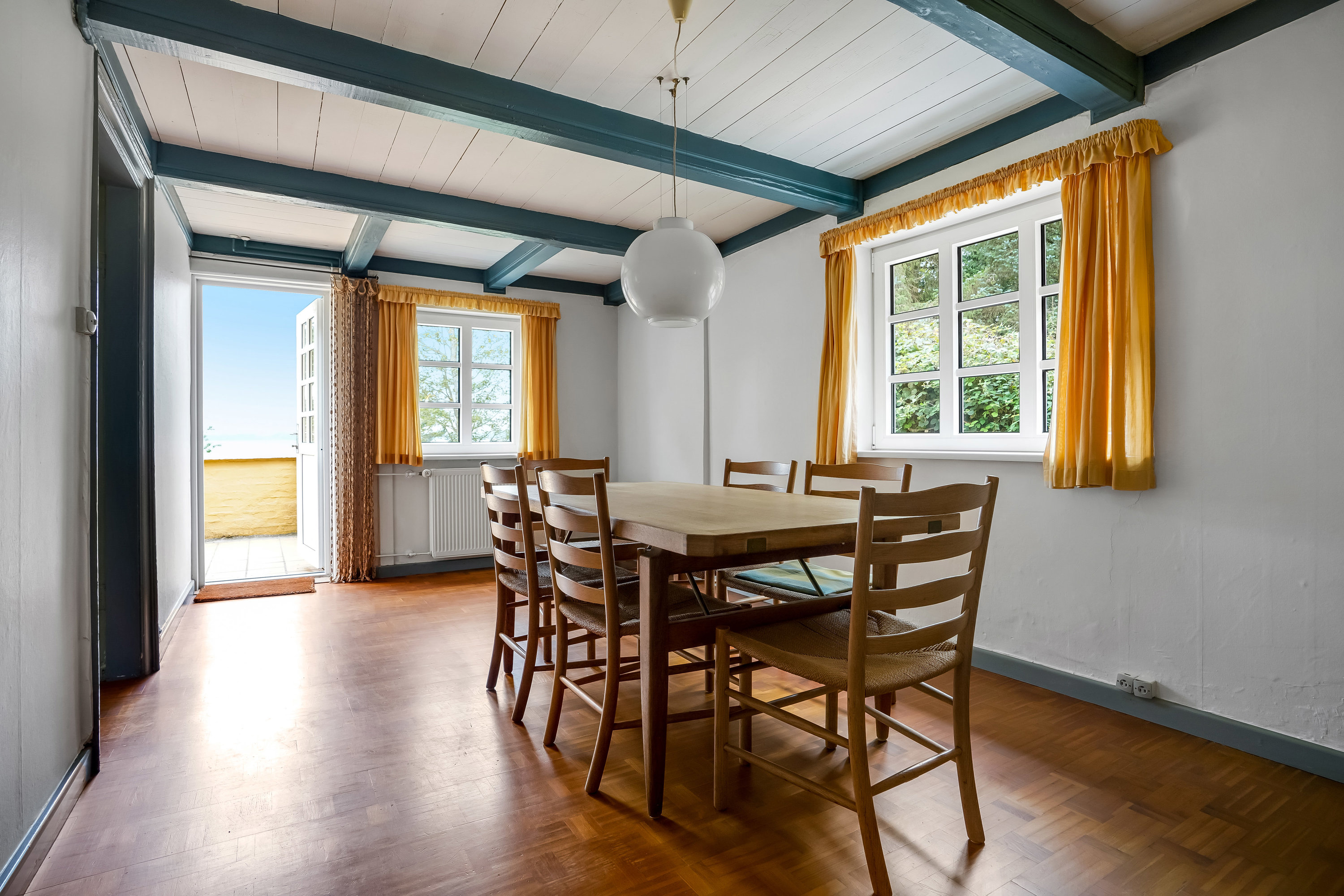 Fremhævet stue billede i fuldskærmstilstand. Billede af Sølystvej 4, 5500 Middelfart