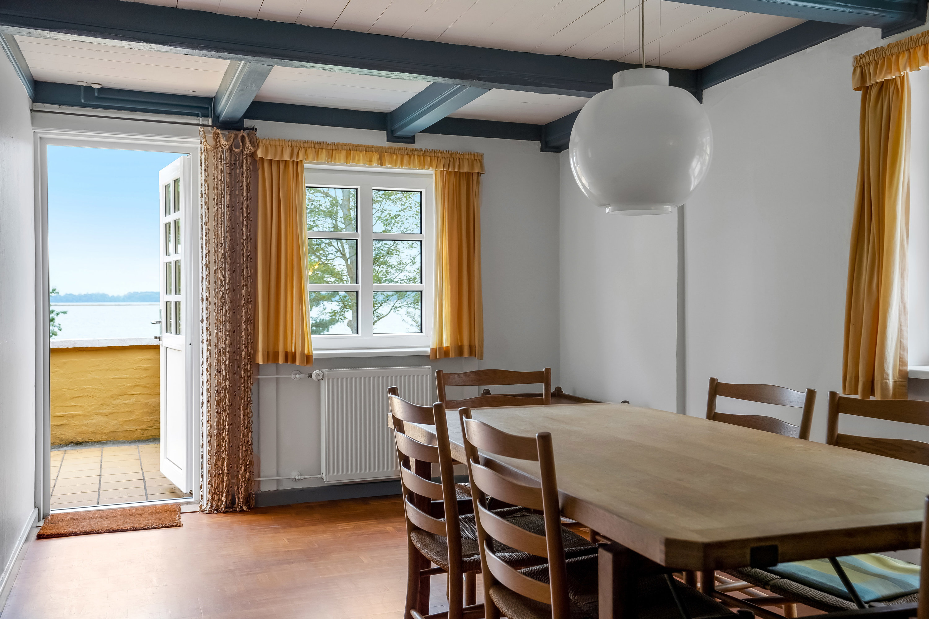 Fremhævet stue billede i fuldskærmstilstand. Billede af Sølystvej 4, 5500 Middelfart