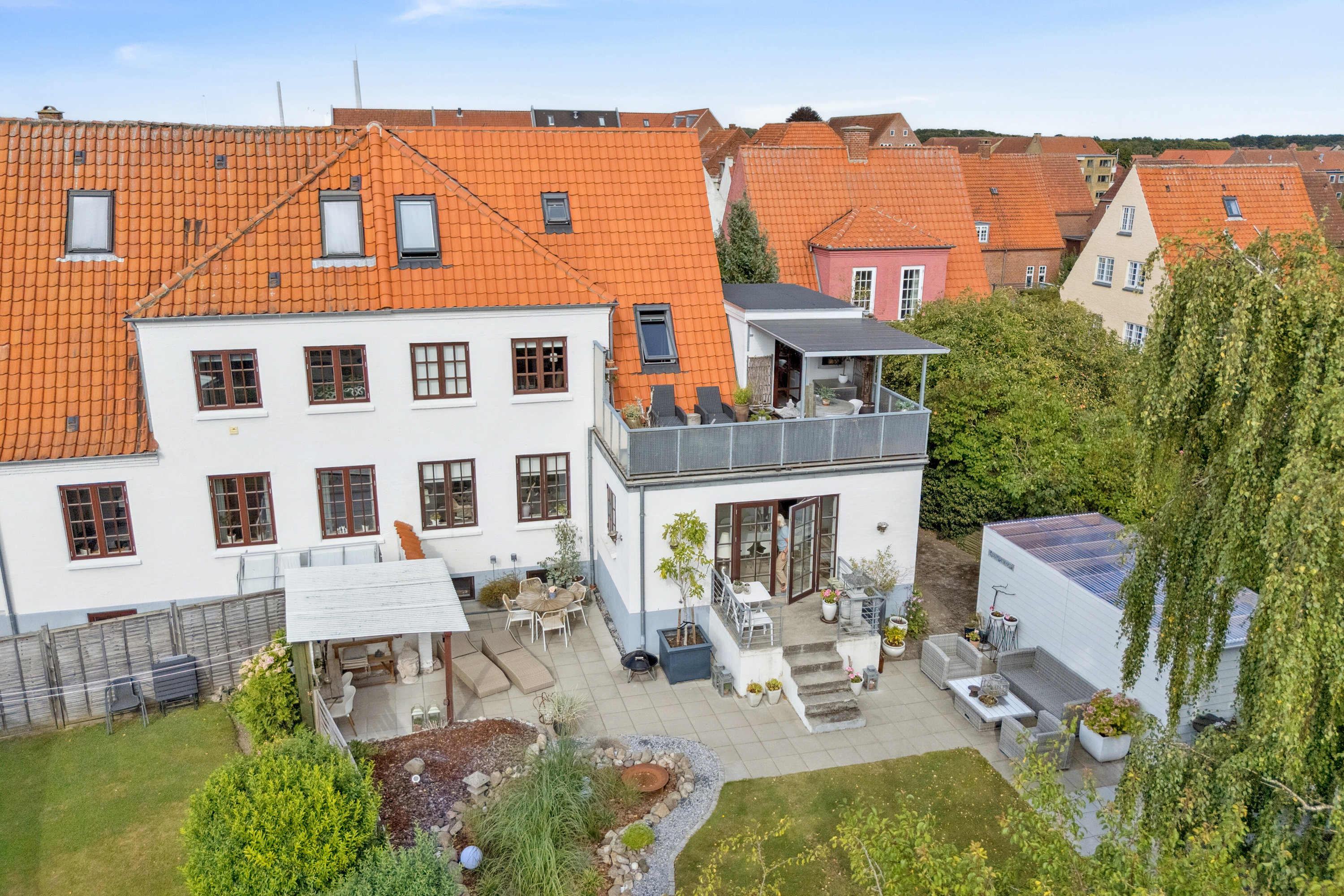 Fremhævet set fra haven billede i fuldskærmstilstand. Billede af Sophie Breums Vænge 4B, 1., 5000 Odense C