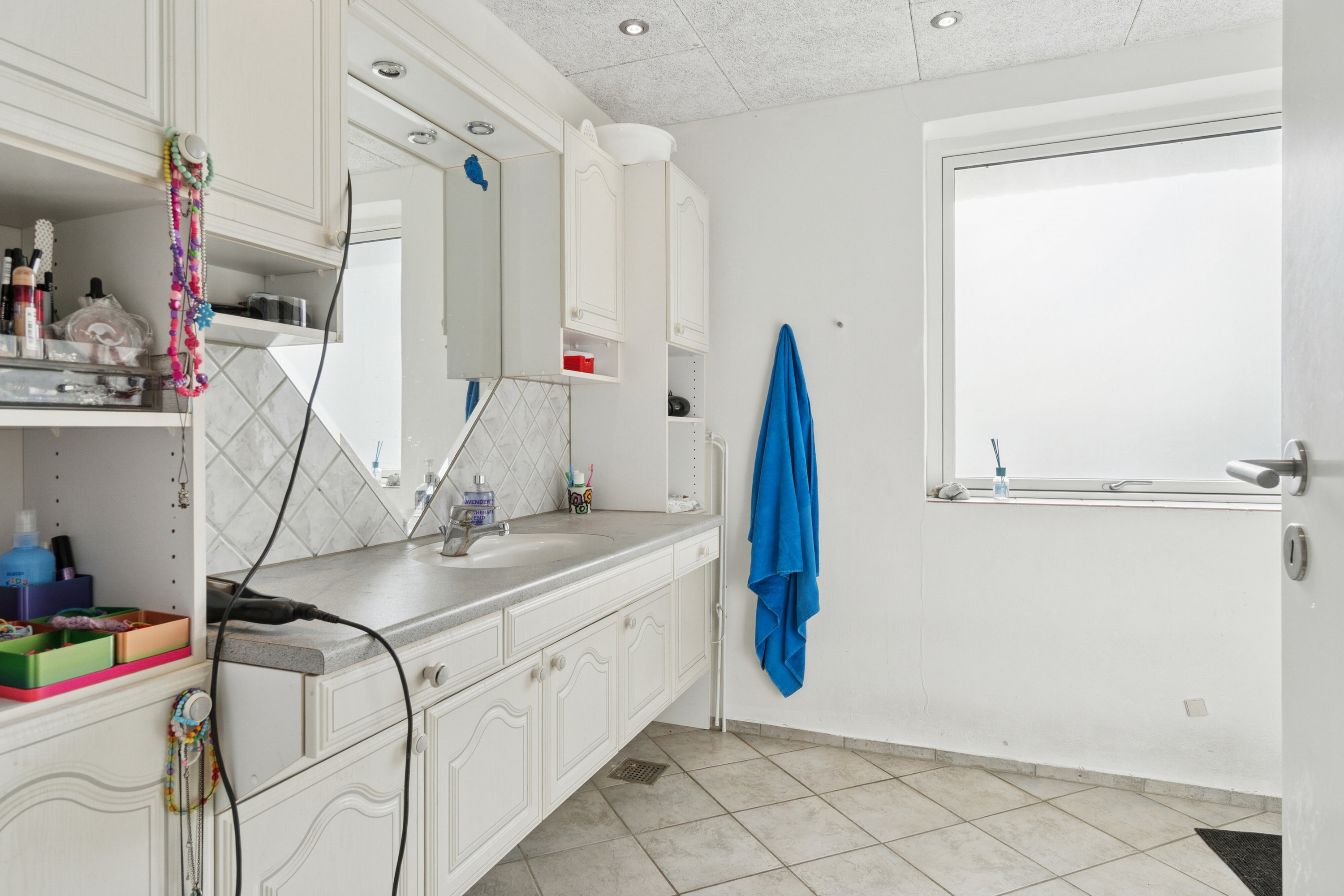 Fremhævet badeværelse billede i fuldskærmstilstand. Billede af Lupintoften 55, 7430 Ikast