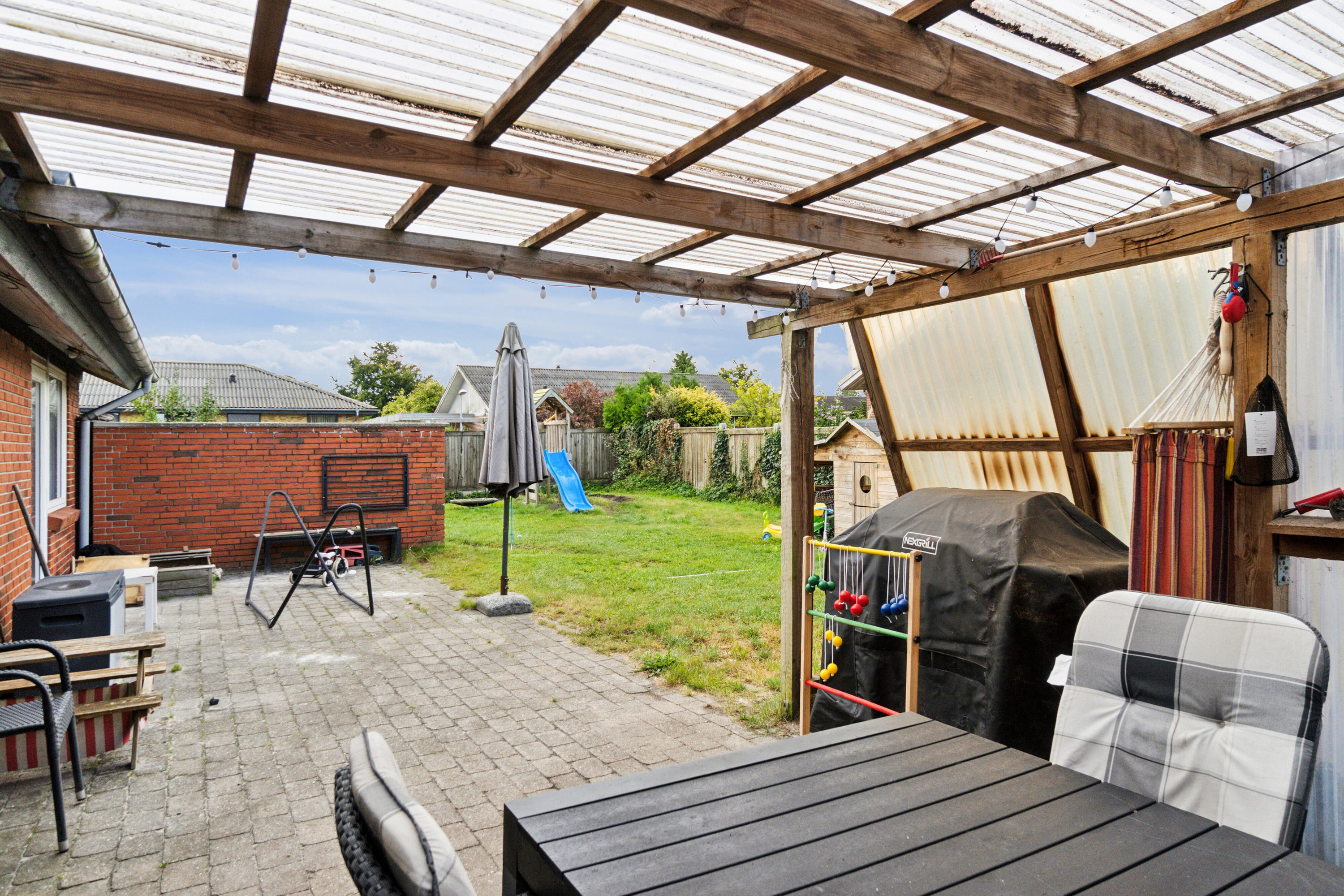 Fremhævet overdækket terrasse billede i fuldskærmstilstand. Billede af Lupintoften 55, 7430 Ikast