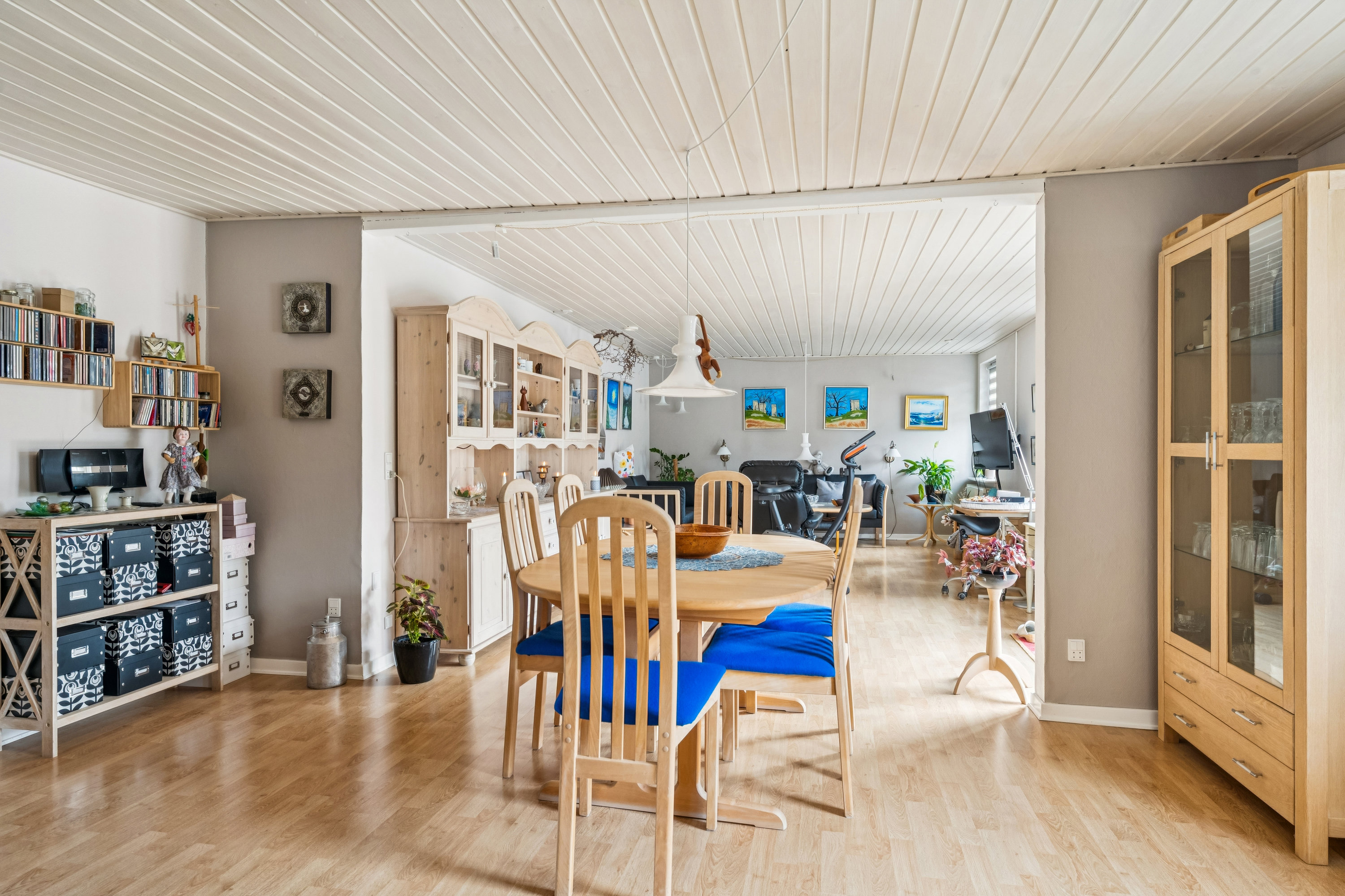 Fremhævet stue billede i fuldskærmstilstand. Billede af Dr. Madsensvej 18, Harridslev, 8930 Randers NØ