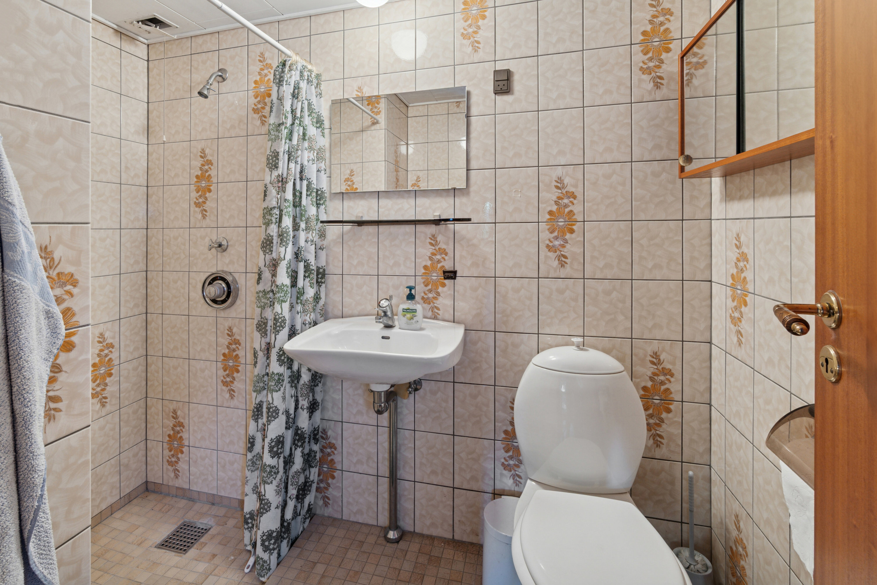 Fremhævet badeværelse billede i fuldskærmstilstand. Billede af Runddelen 2, 4040 Jyllinge