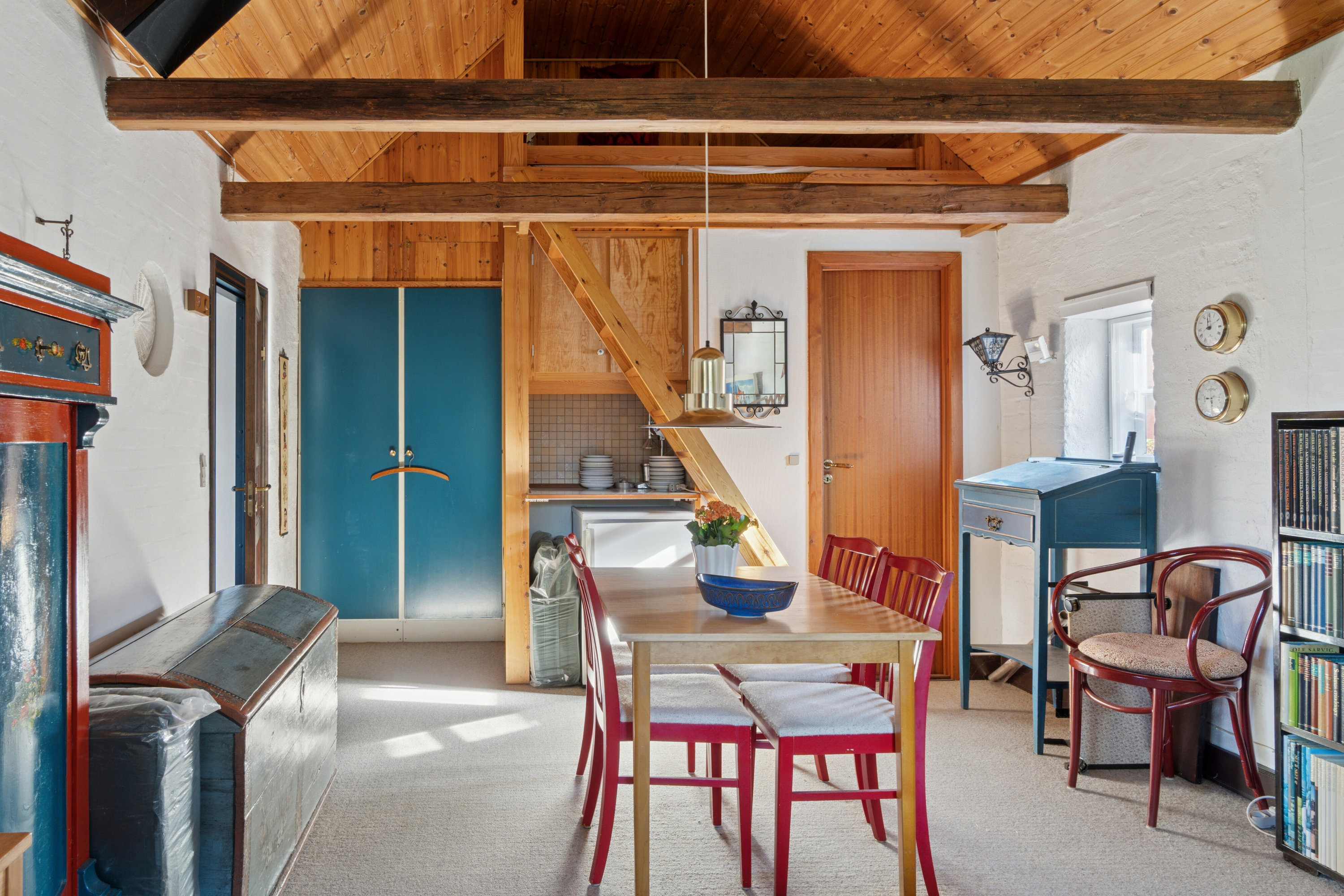 Fremhævet spisestue billede i fuldskærmstilstand. Billede af Runddelen 2, 4040 Jyllinge