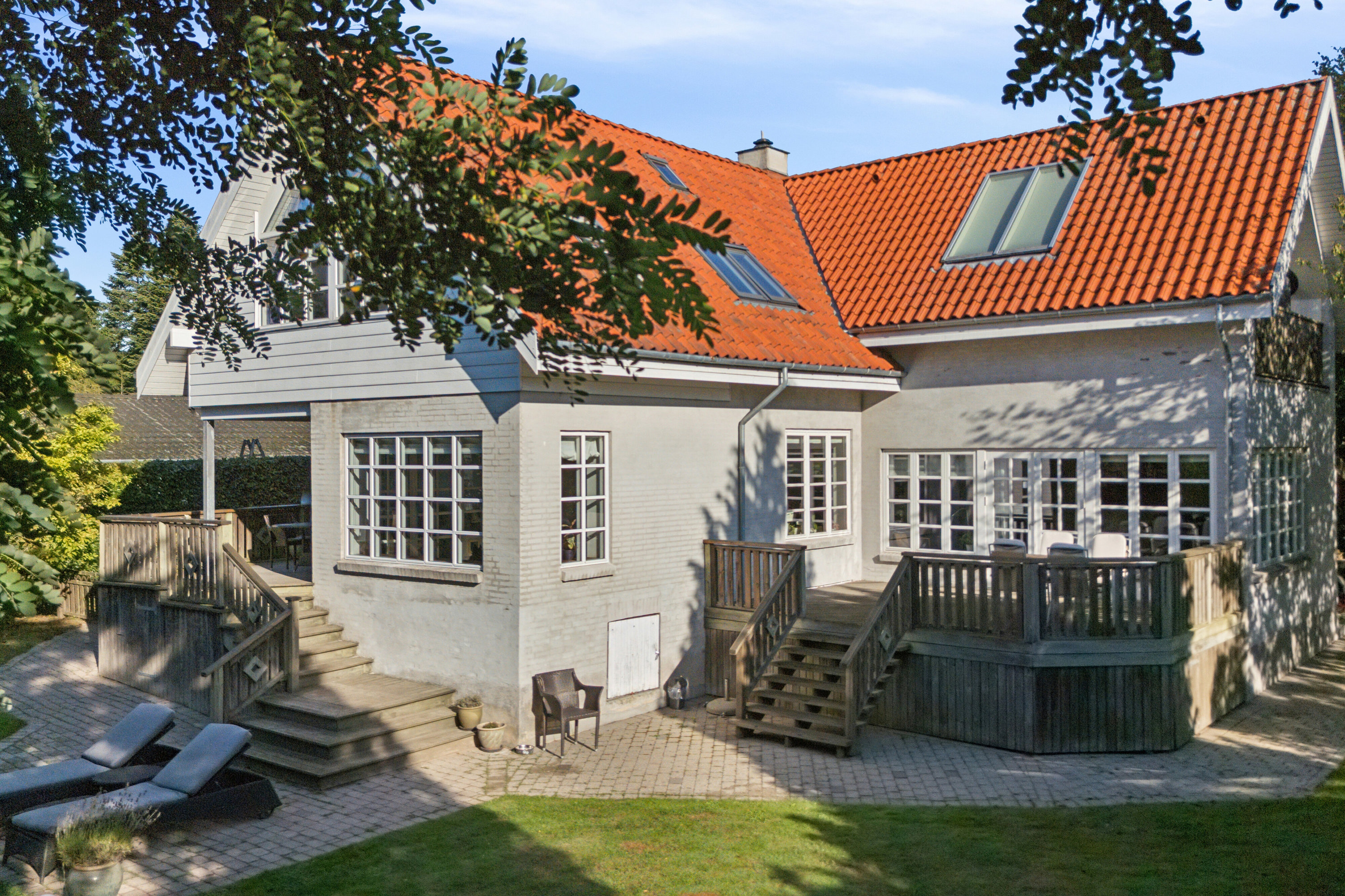 Fremhævet set fra haven billede i fuldskærmstilstand. Billede af Hjortekærskrænten 13, 2800 Kongens Lyngby