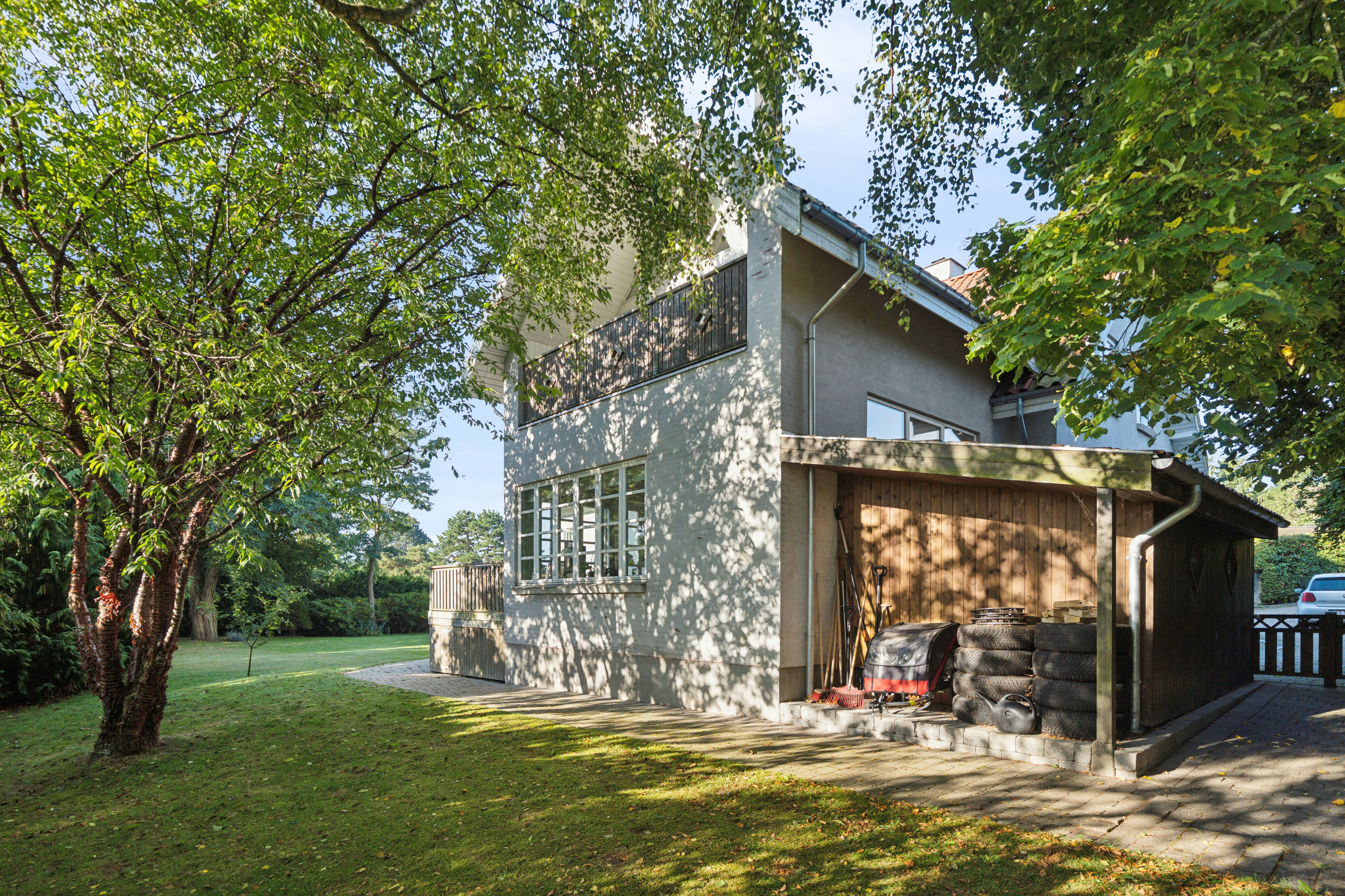 Fremhævet set fra haven billede i fuldskærmstilstand. Billede af Hjortekærskrænten 13, 2800 Kongens Lyngby