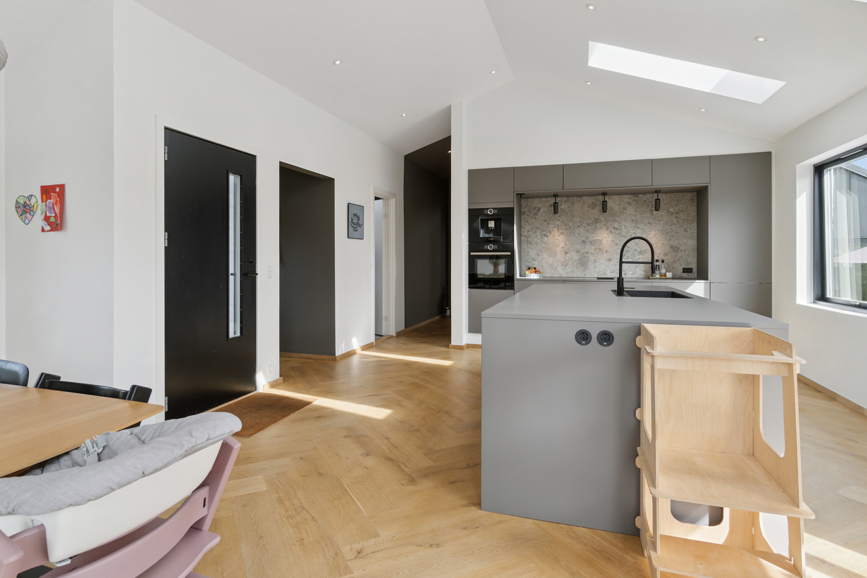 Fremhævet køkken billede i fuldskærmstilstand. Billede af Astersvej 7, 4200 Slagelse