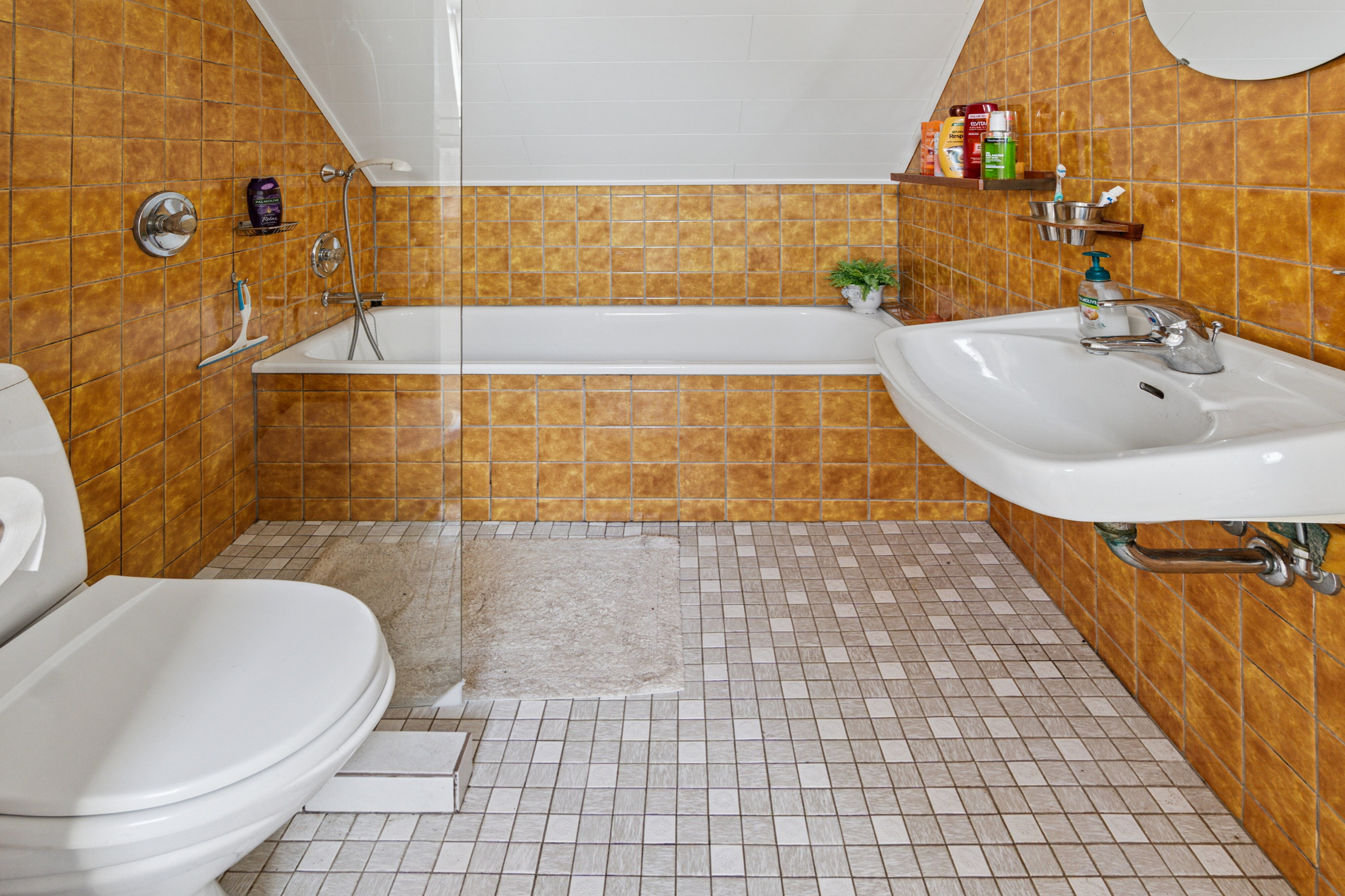 Fremhævet badeværelse billede i fuldskærmstilstand. Billede af Runddelen 2, 4040 Jyllinge