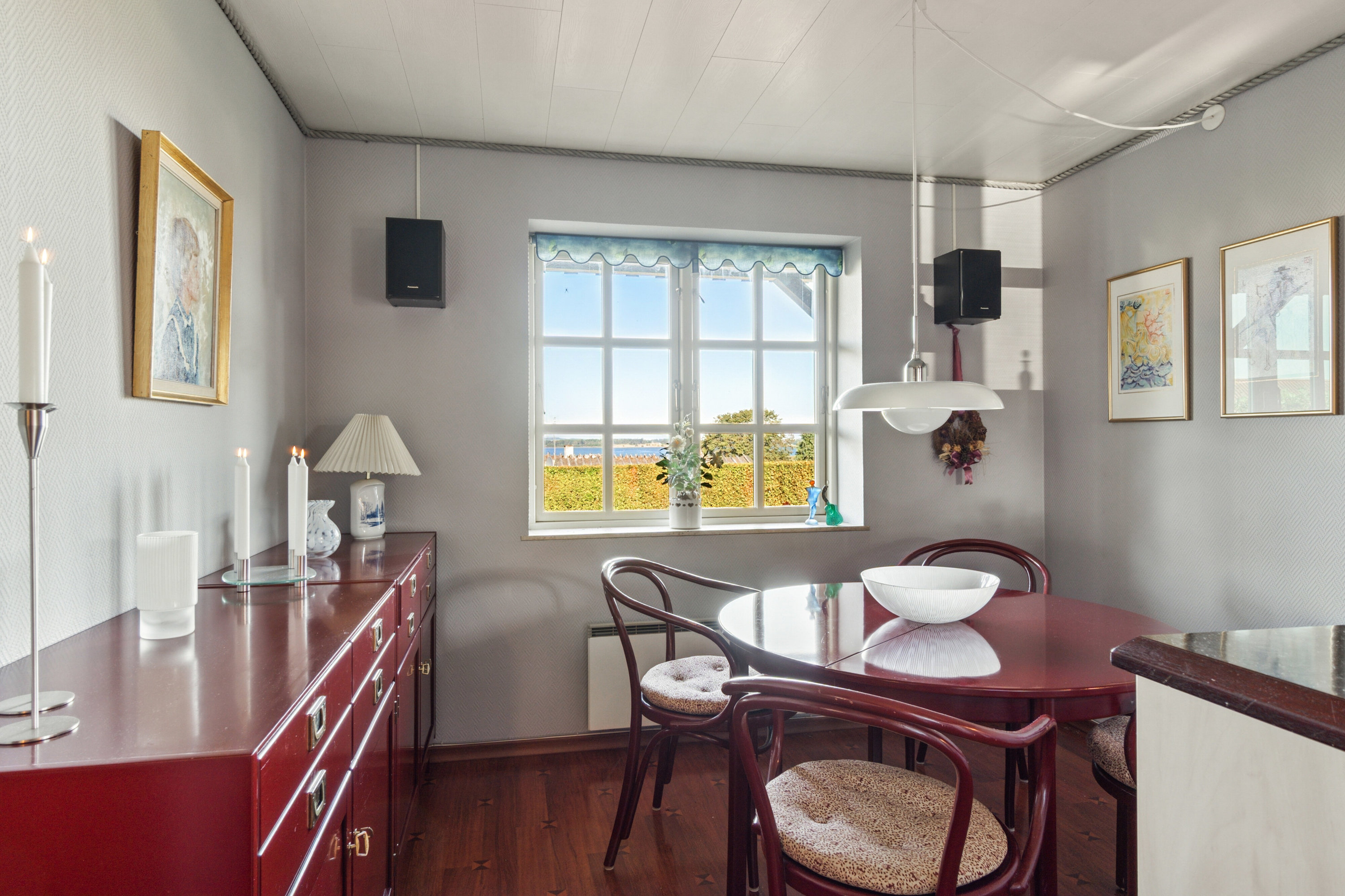 Fremhævet indendørs billede i fuldskærmstilstand. Billede af Runddelen 2, 4040 Jyllinge