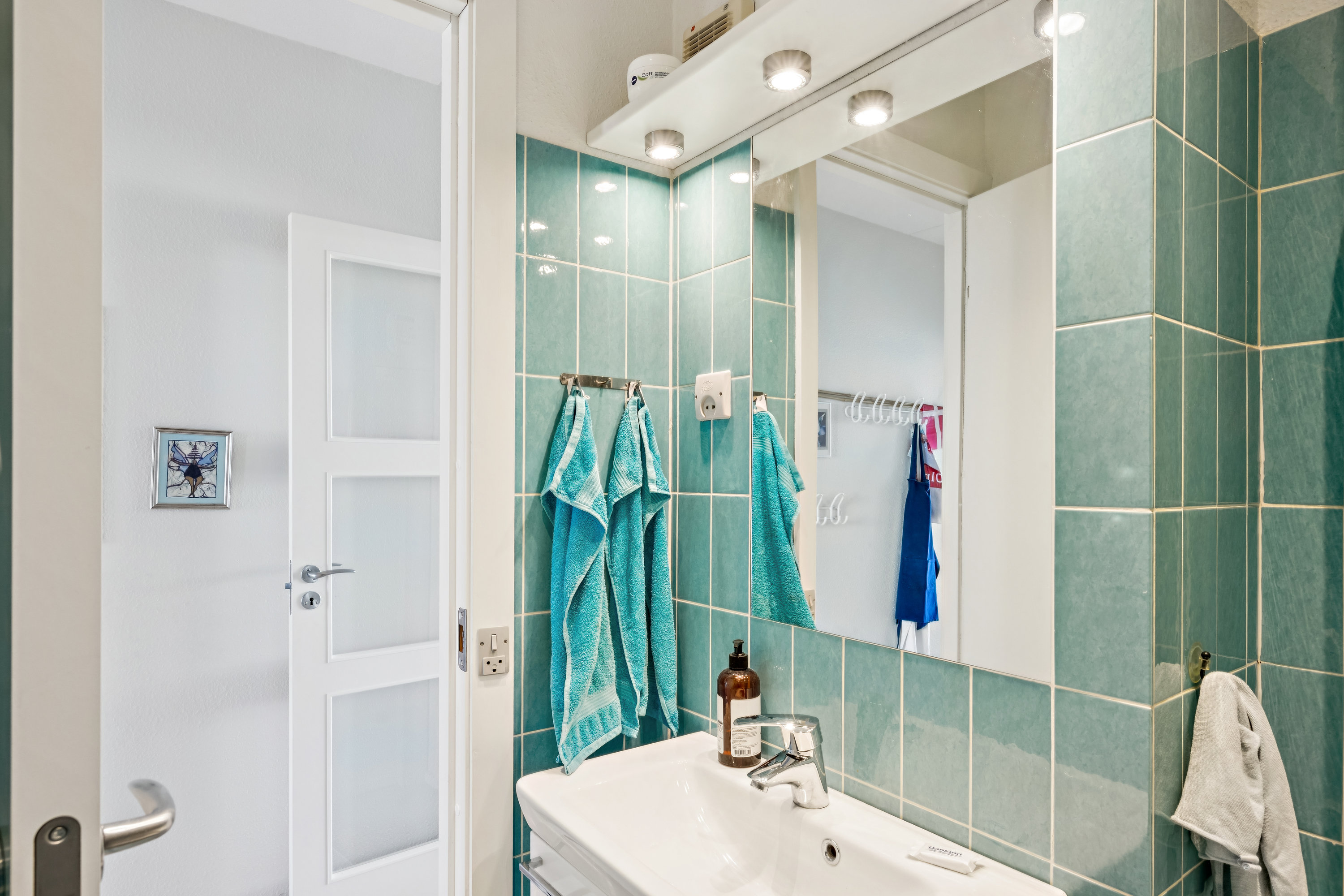 Fremhævet badeværelse billede i fuldskærmstilstand. Billede af Fægangsvej 11A, 1. 209., Bønnerup Strand, 8585 Glesborg