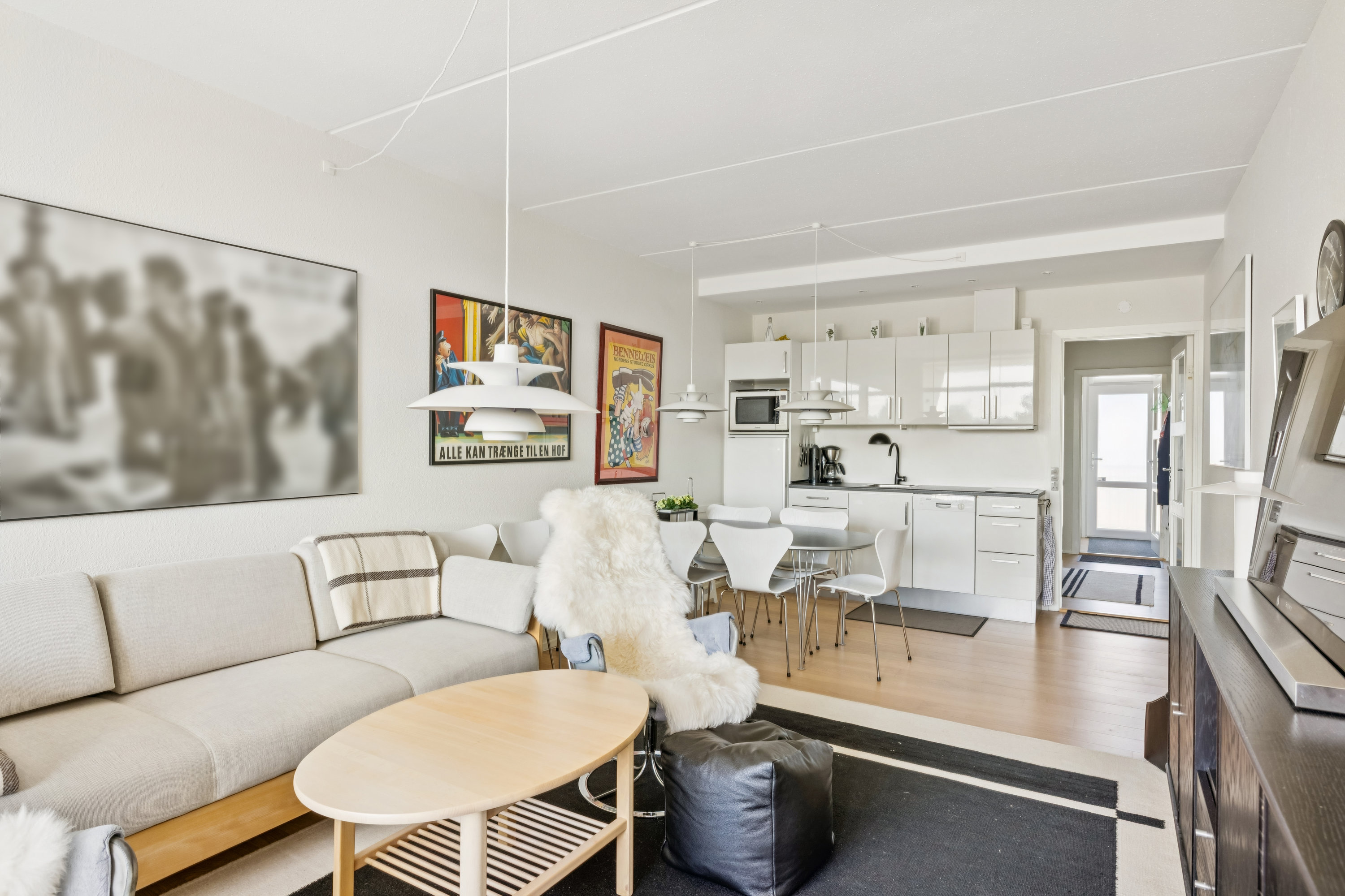 Fremhævet stue billede i fuldskærmstilstand. Billede af Fægangsvej 11A, 1. 209., Bønnerup Strand, 8585 Glesborg