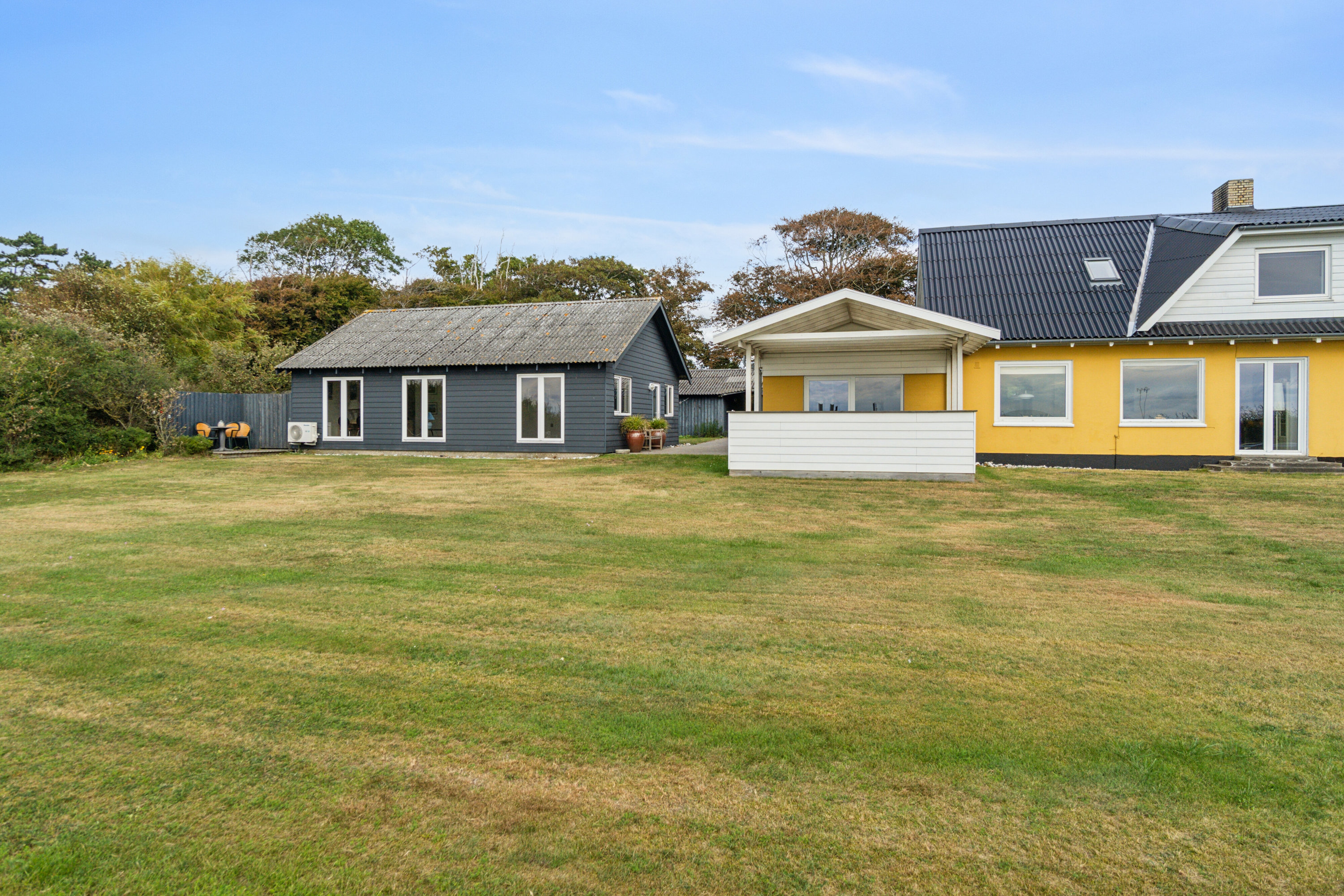 Miniaturebillede 1: set fra haven. Billede af Løvvej 17A, Dalby Strand, 4281 Gørlev