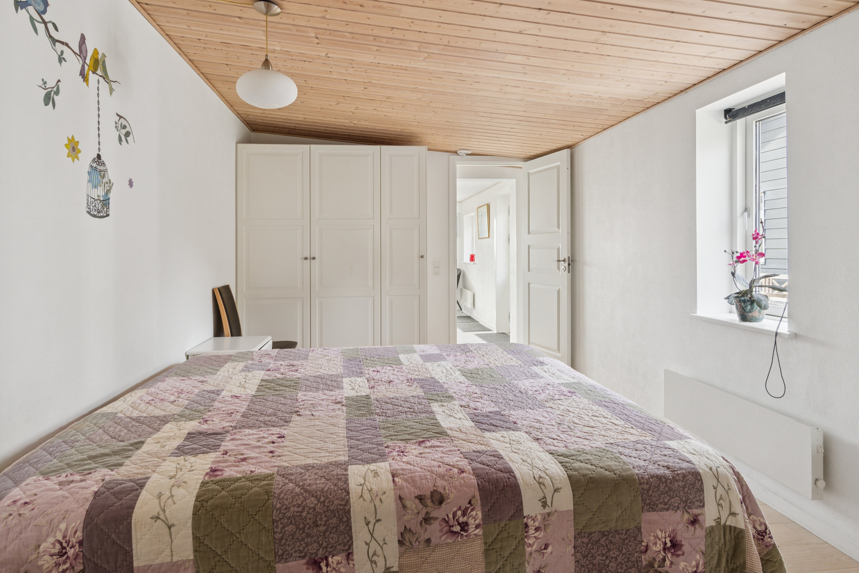 Fremhævet soveværelse billede i fuldskærmstilstand. Billede af Løvvej 17A, Dalby Strand, 4281 Gørlev