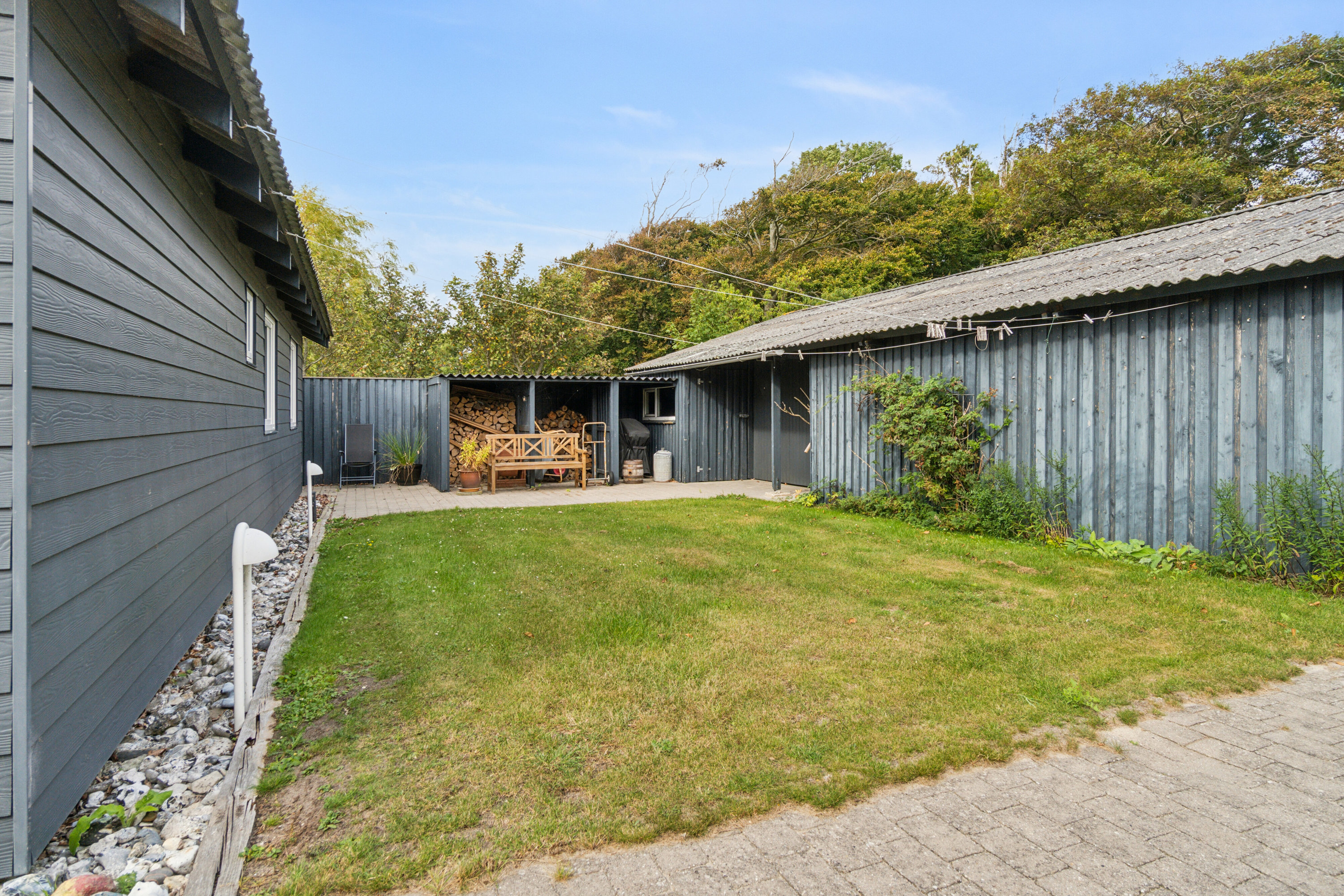 Fremhævet set fra haven billede i fuldskærmstilstand. Billede af Løvvej 17A, Dalby Strand, 4281 Gørlev